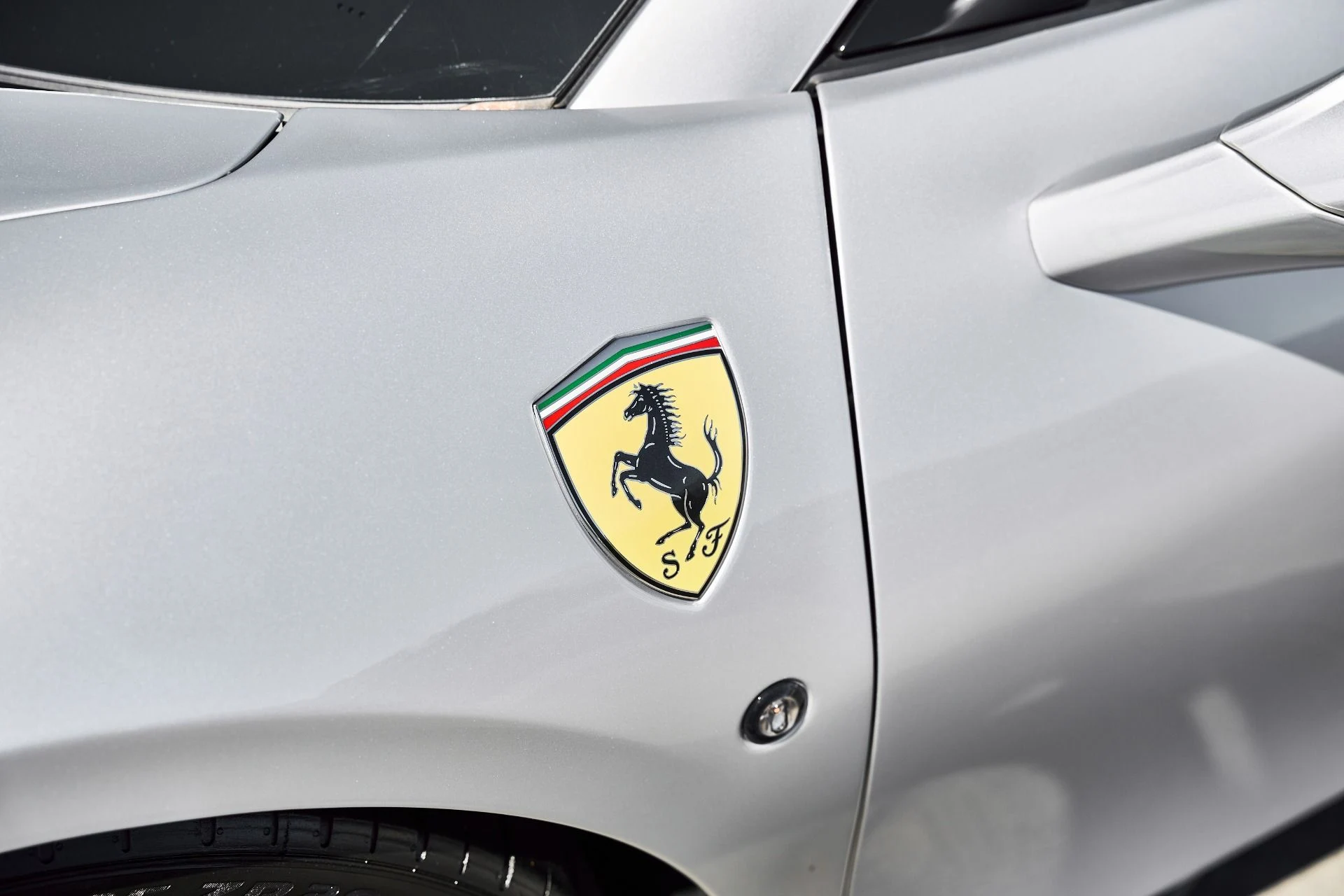 mph009_499824654_Used_2022_Ferrari_F8_Spider_Base_1785538763_27d4cb63b1