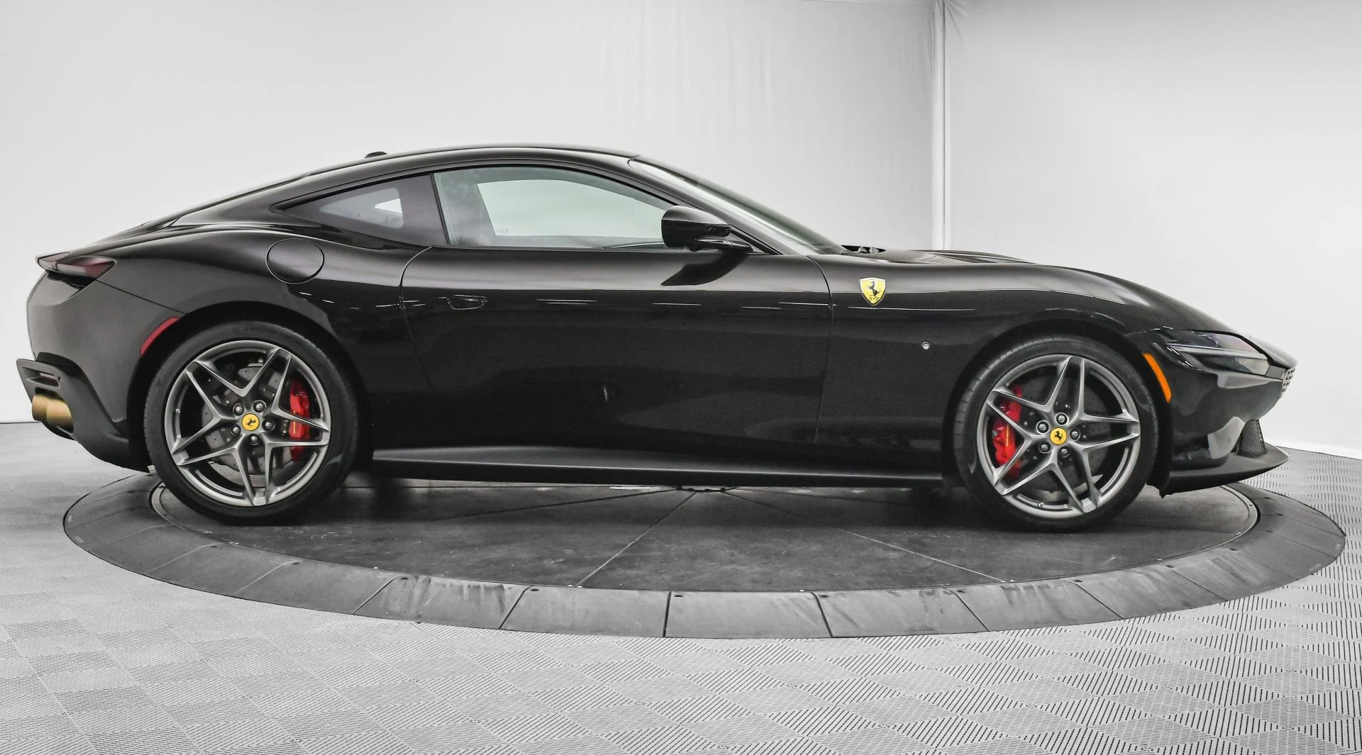 mph009_509650446_Used_2024_Ferrari_Roma_1755159492_695191e5ad