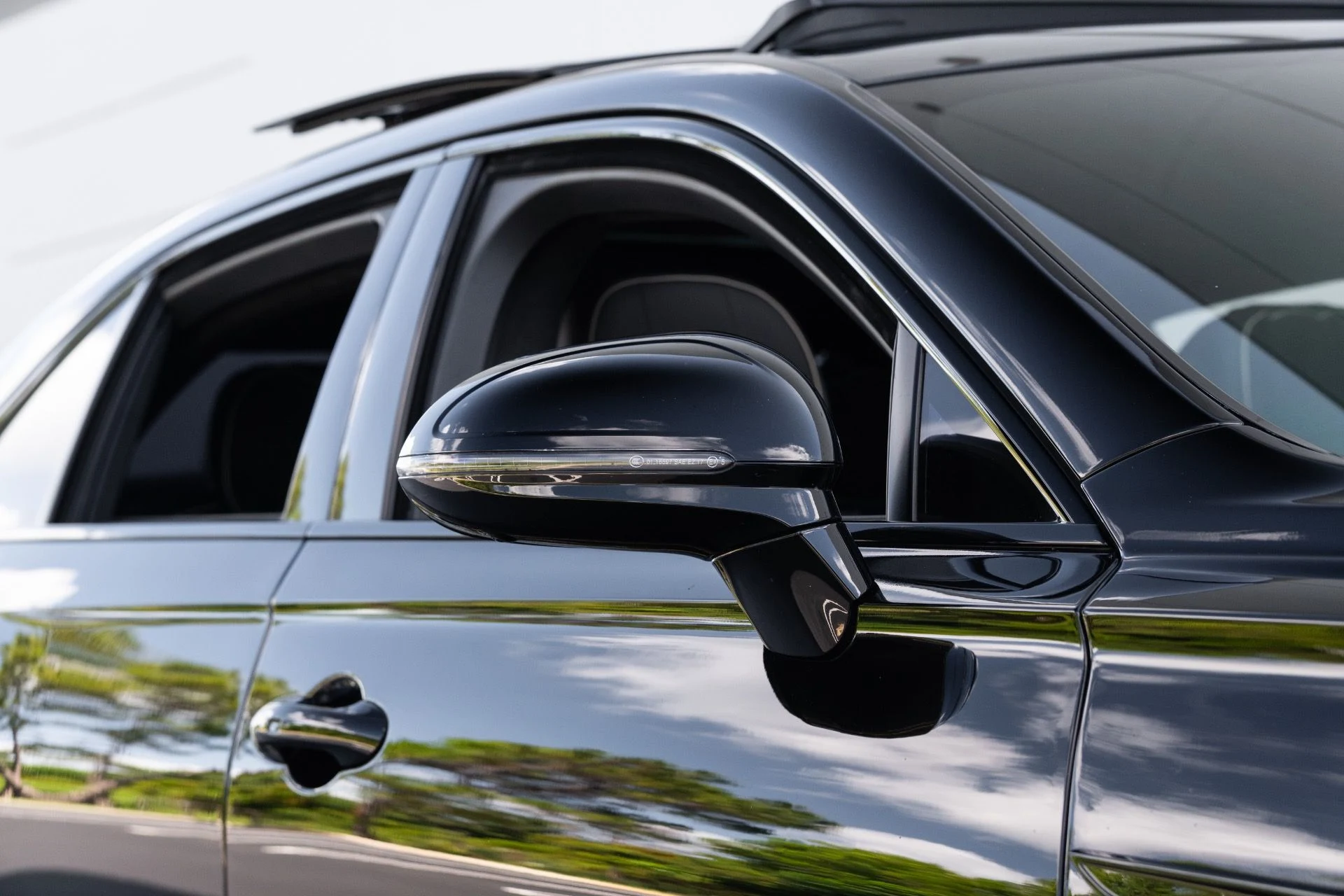mph009_512021455_Used_2023_Bentley_Flying_Spur_S_V8_1778782784_745c41a62d