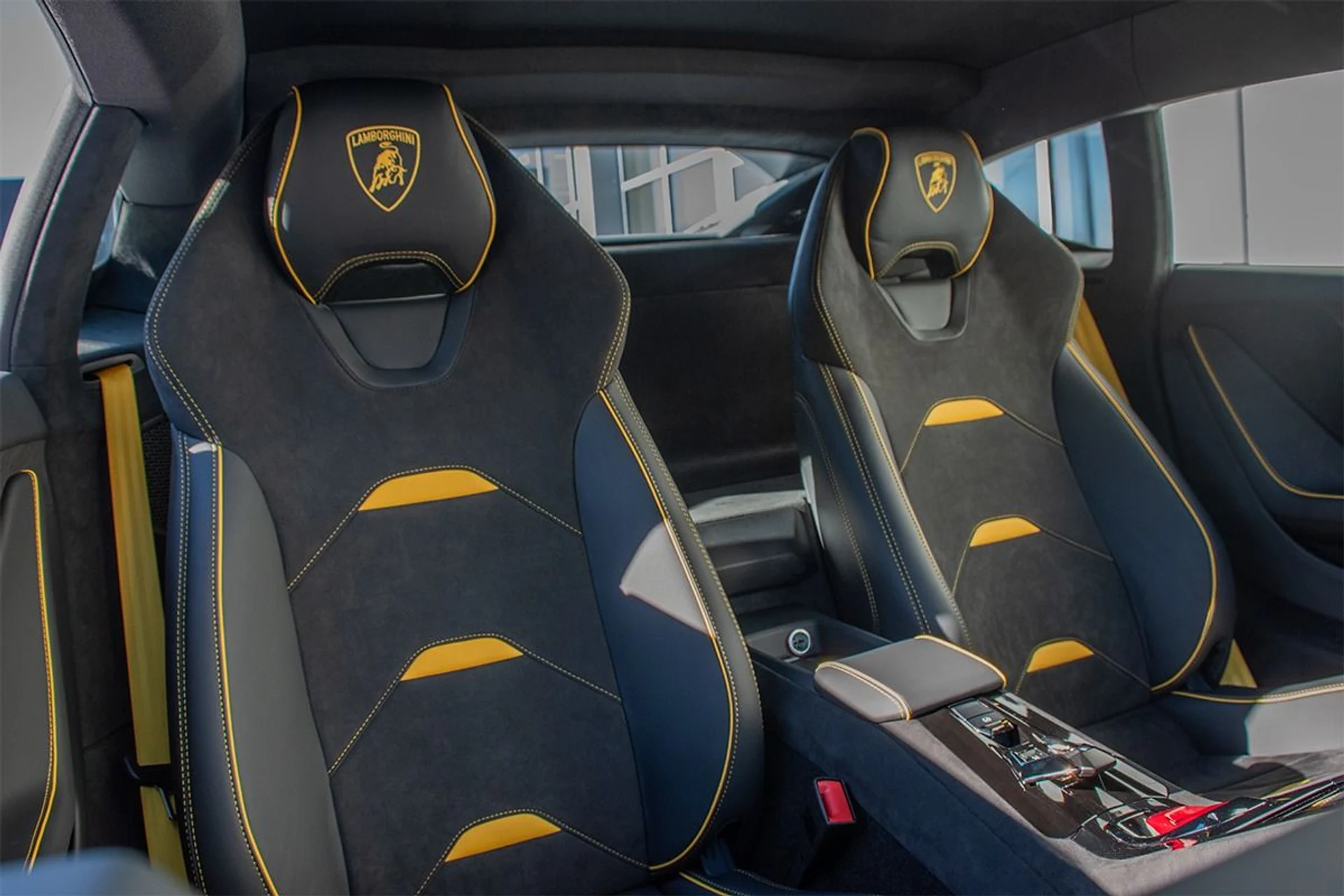 mph009_514938352_Used_2024_Lamborghini_Huracan_Tecnica_1736524085_7431028a37