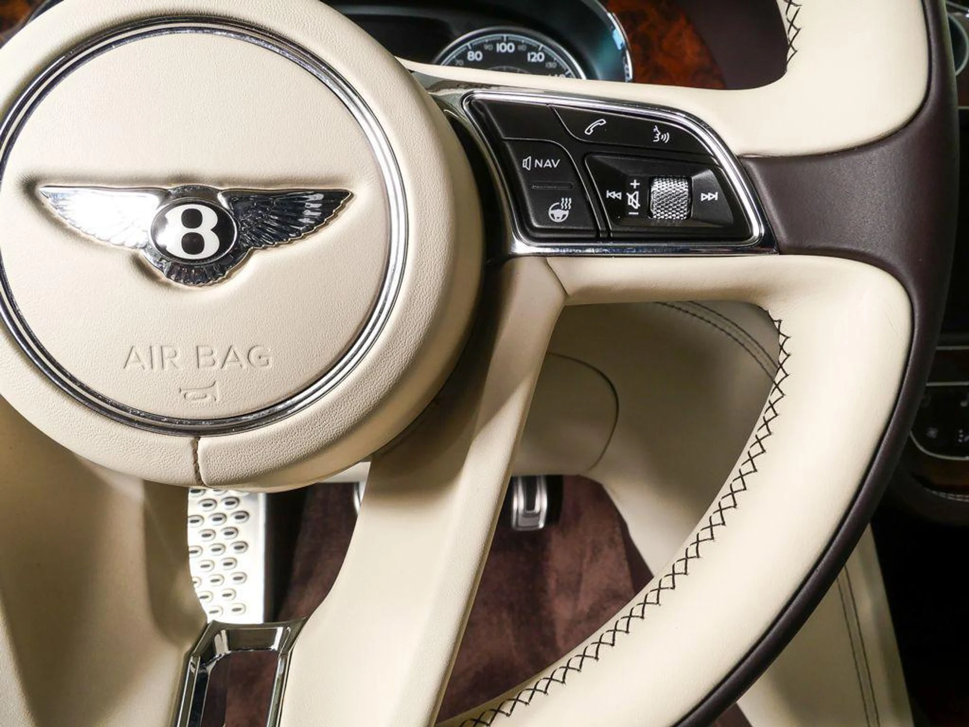 mph009_516682885_cz_h_K_Jb_Ioqruc_O5_W3_CHO_Njq7_Qy_M_13fd032a55