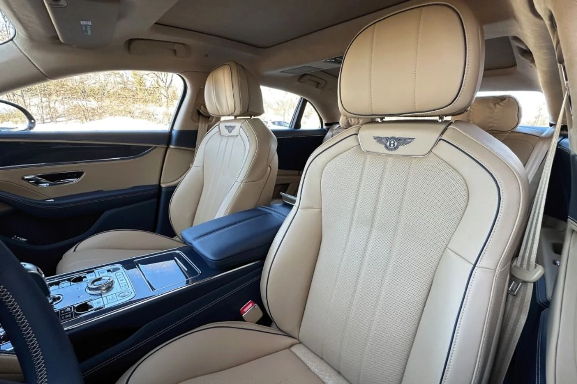 mph009_521522327_New_2026_Bentley_Flying_Spur_1770289044_17a0f957ec