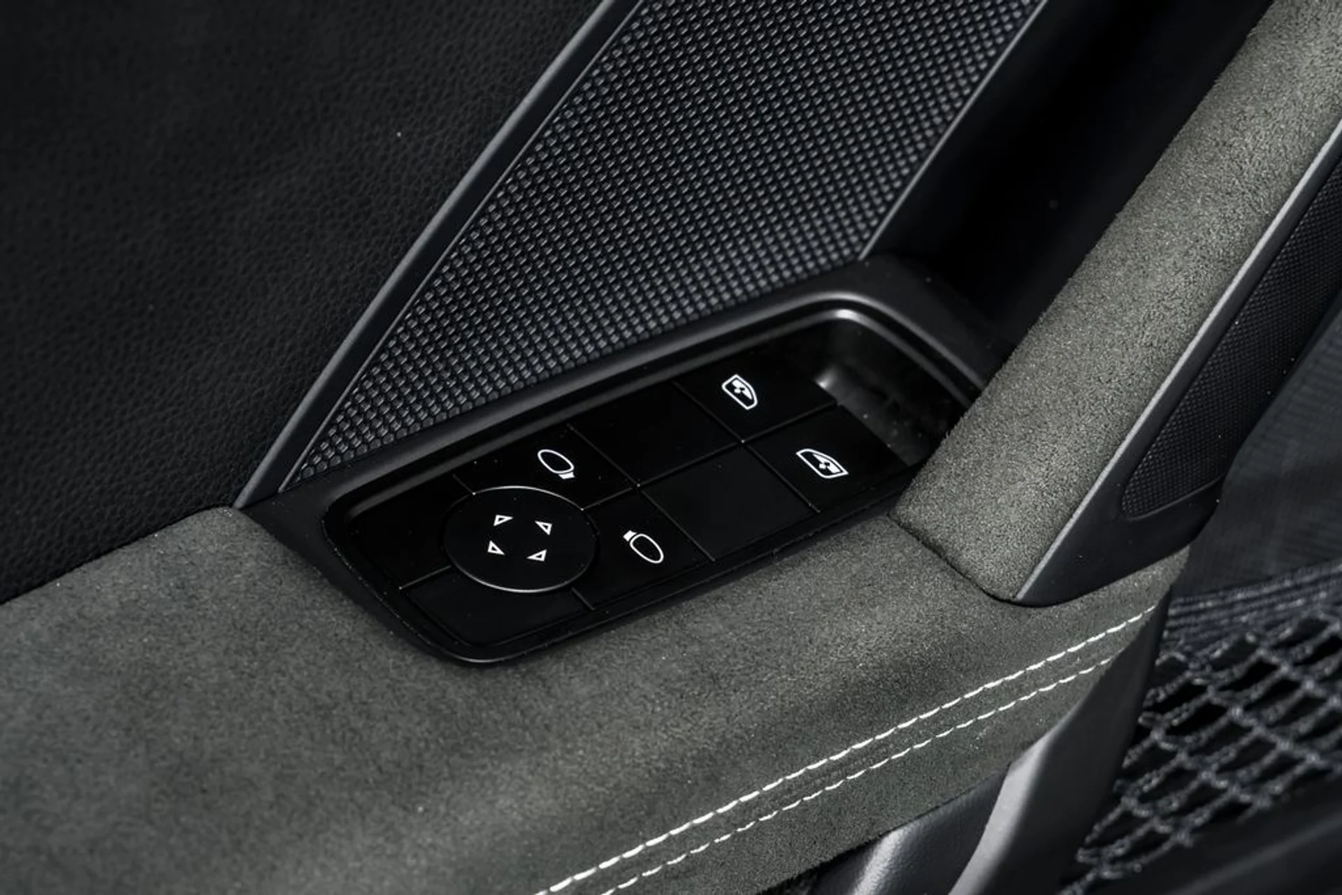 mph009_526533377_56f255fd9d35dcb4e51a83c1b65c9a59x_e778ca6b41