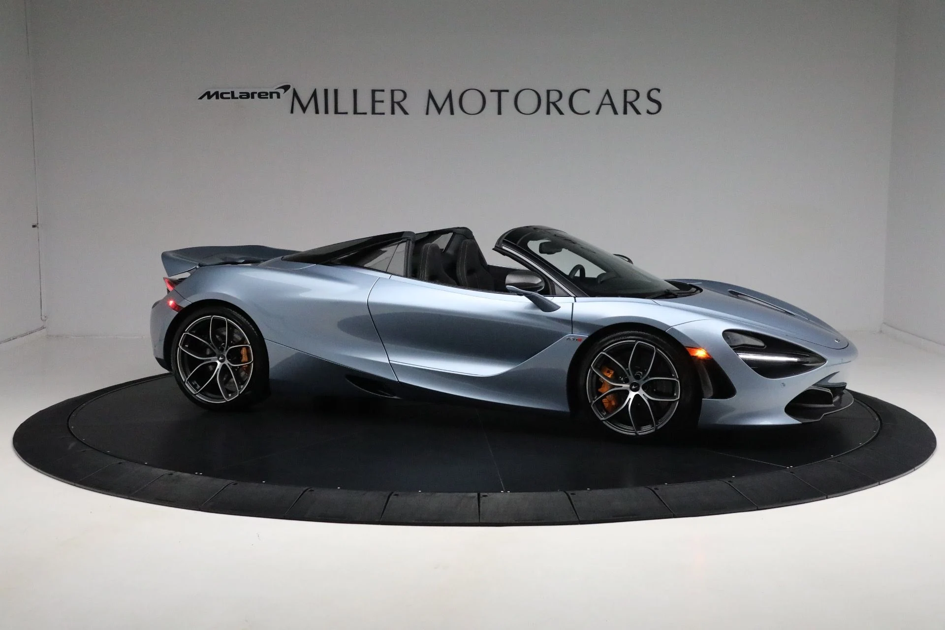 mph009_52959618_Used_2023_Mc_Laren_720_S_Spider_Performance_2c4eee709a
