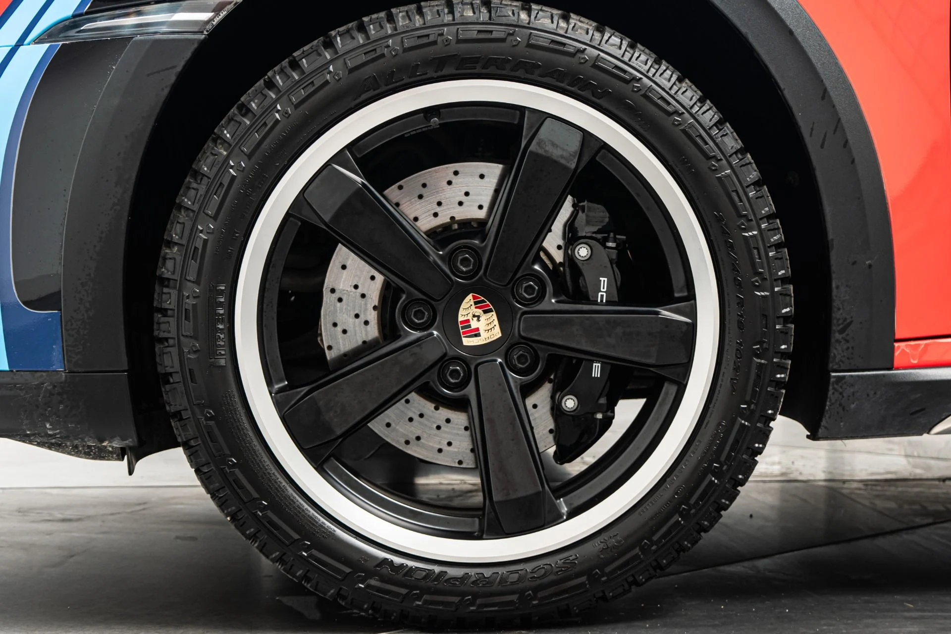 mph009_534324652_Used_2024_Porsche_911_Dakar_Martini_Livery_Carbon_Roof_570_of_2500_1777055109_effc6bd8ad