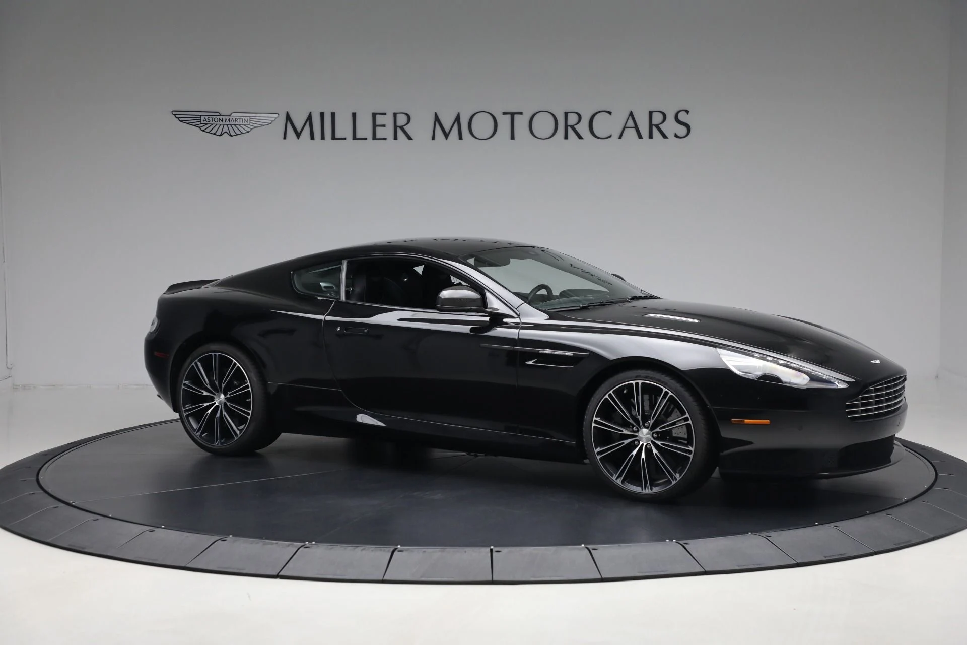 mph009_536082529_Used_2015_Aston_Martin_DB_9_Carbon_Edition_a386e4738e
