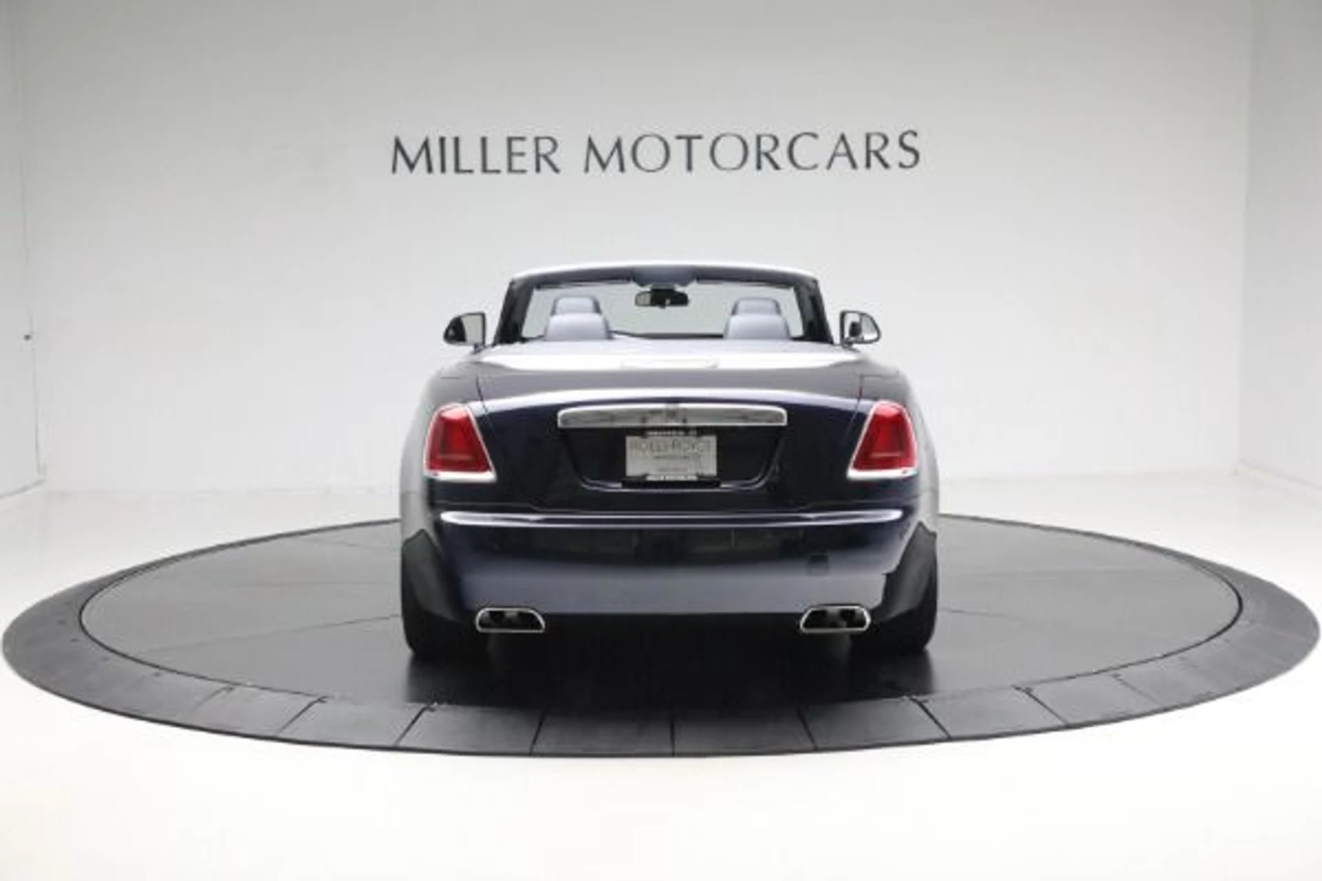 mph009_54022856_Used_2018_Rolls_Royce_Dawn_ffb2e8f671