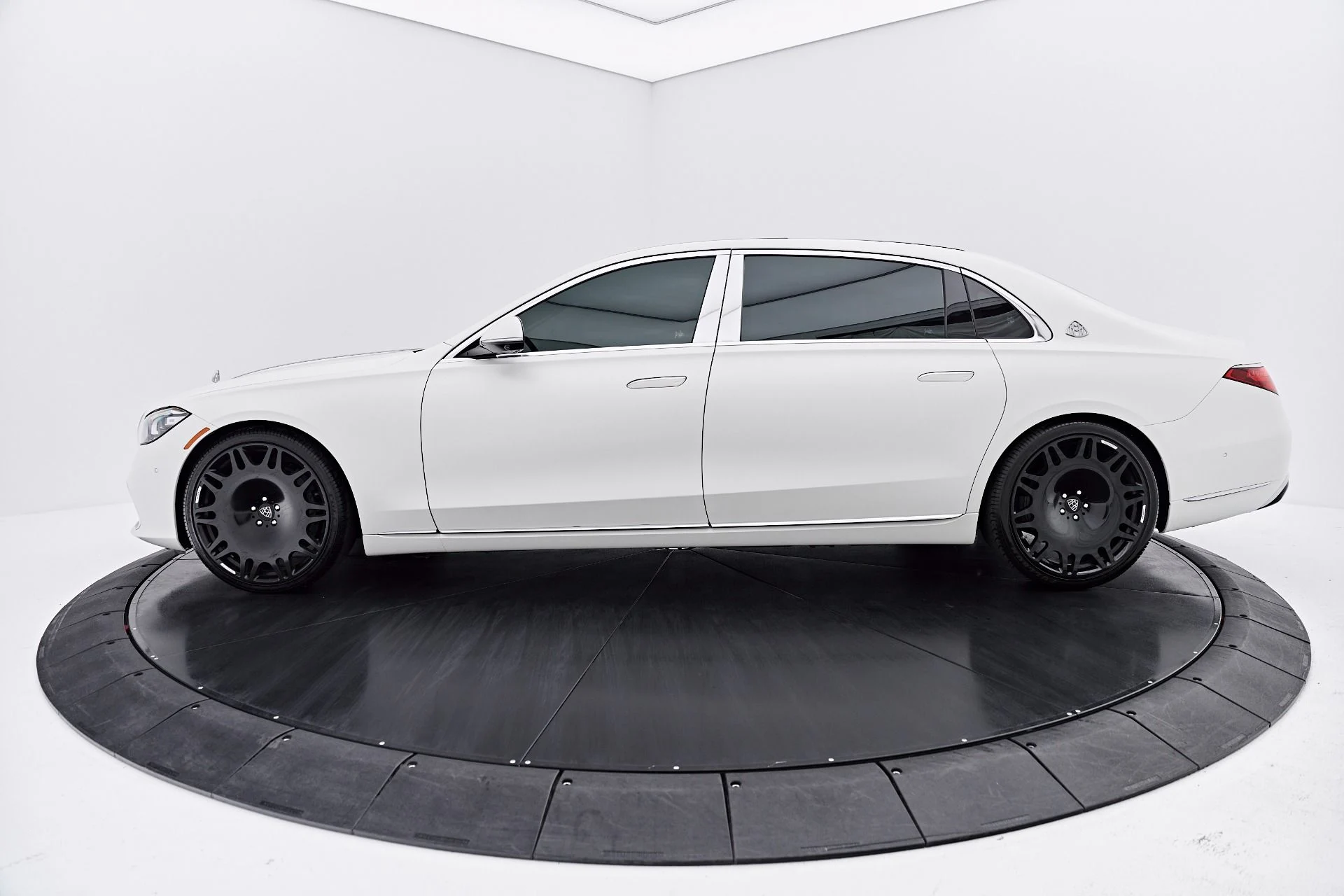 mph009_542319269_Used_2022_Mercedes_Benz_S_Class_Maybach_S_580_1788213217_22fcacaf06