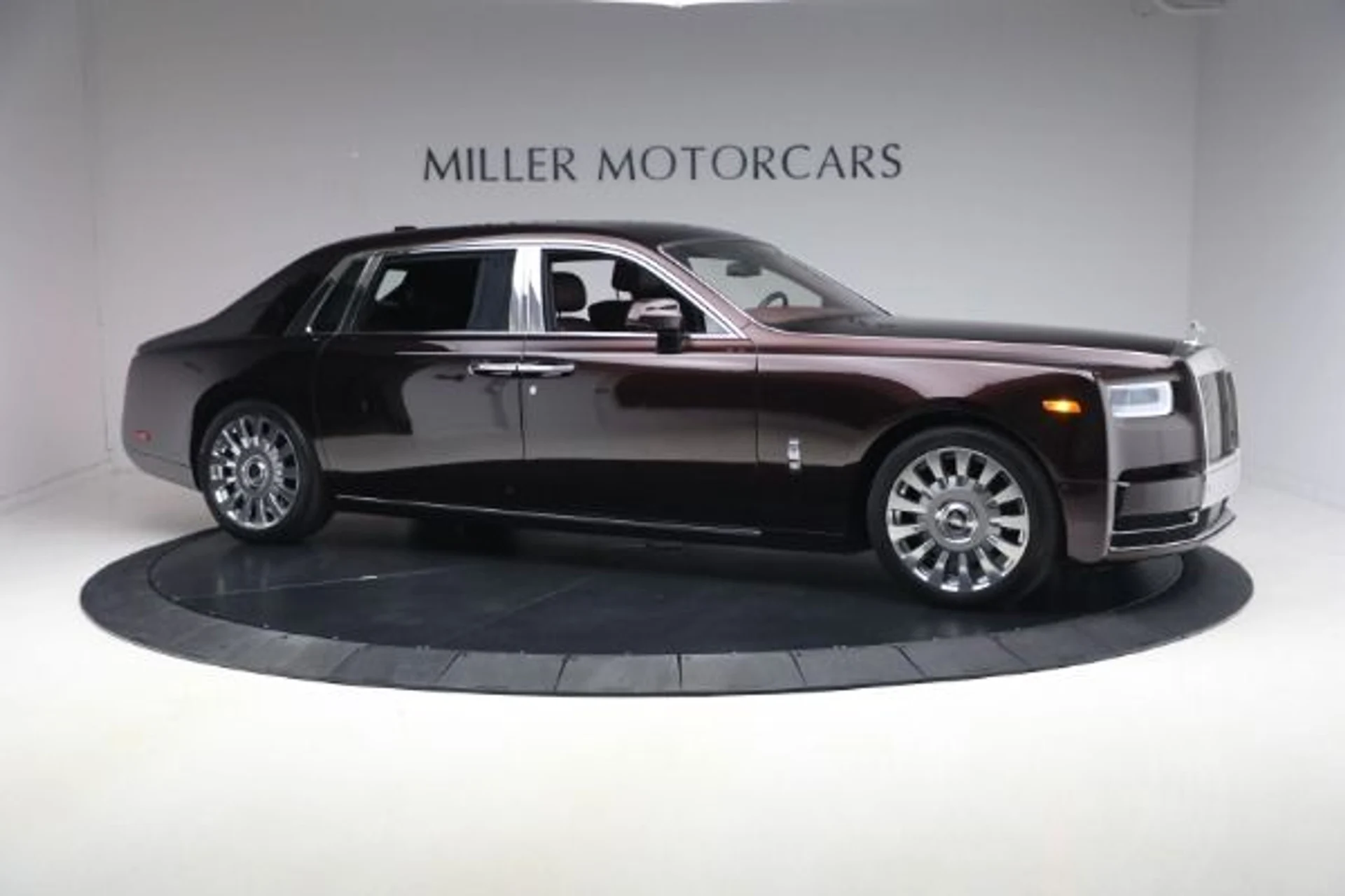 mph009_542923324_Used_2018_Rolls_Royce_Phantom_EWB_001b054dd6