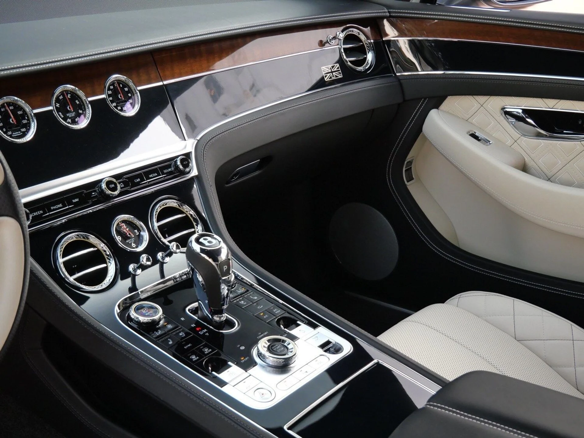 mph009_544958812_af62ccb7c6e0f4a79b7db1db002b6fb7x_f606fe18ba