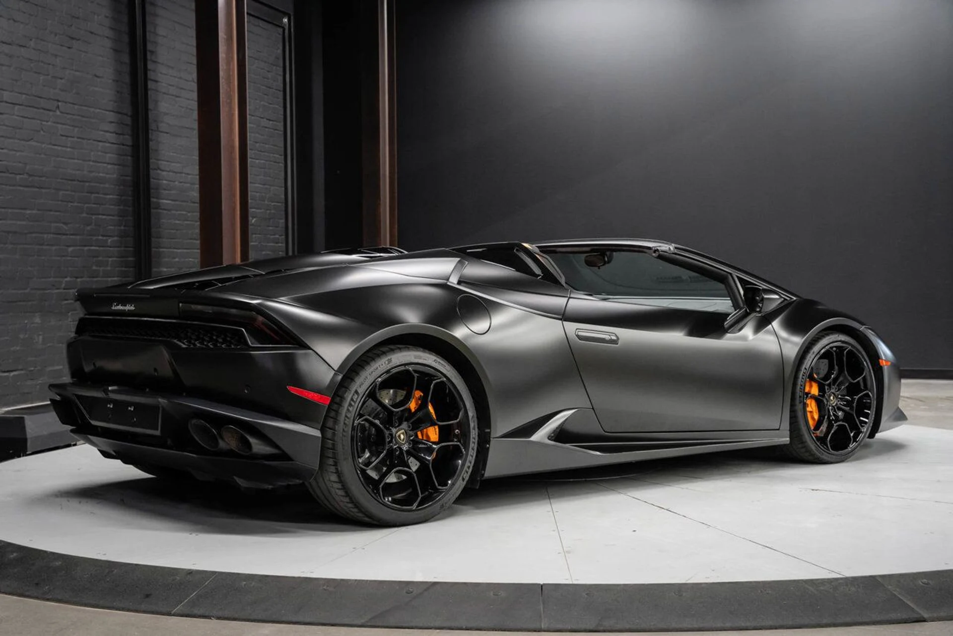 mph009_565223127_lamborghini_huracan_2016_9772ec8d2a