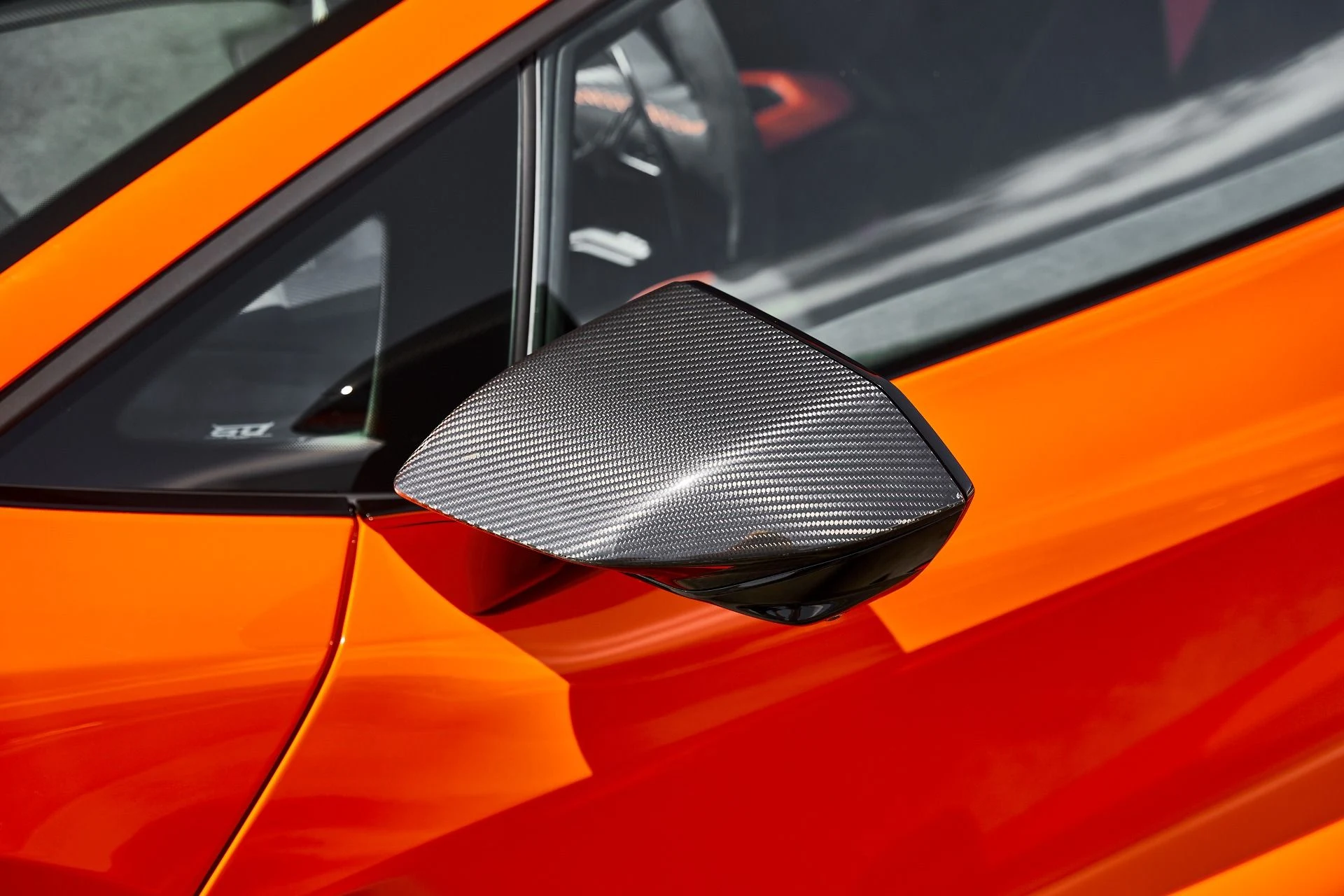 mph009_57840434_Used_2024_Lamborghini_Revuelto_Base_1786150873_82dbb7c08d