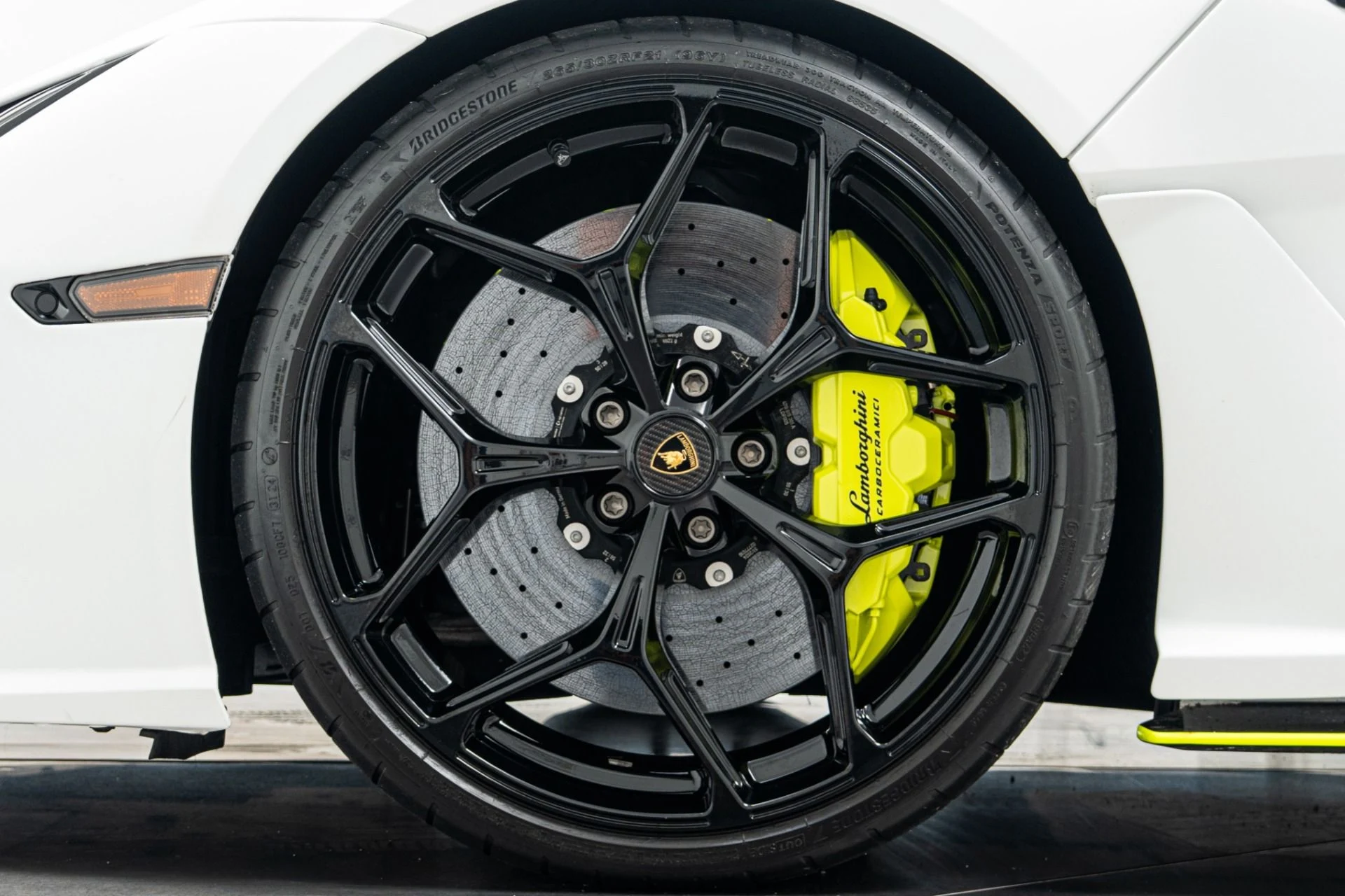 mph009_579291640_Used_2025_Lamborghini_Revuelto_1001_Horsepower_Multicolor_Matte_Wrap_High_Tech_Pack_1781554608_e393e69620