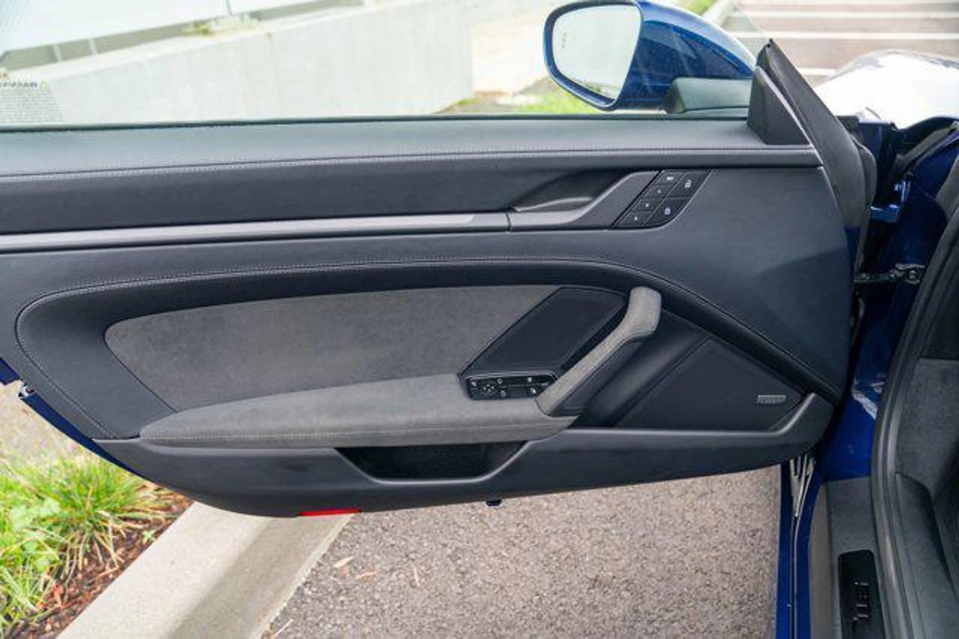 mph009_58114165_d59_B_Oib_ES_Sxj9eib_Fl8c70r_Oef8_f9978a8b31