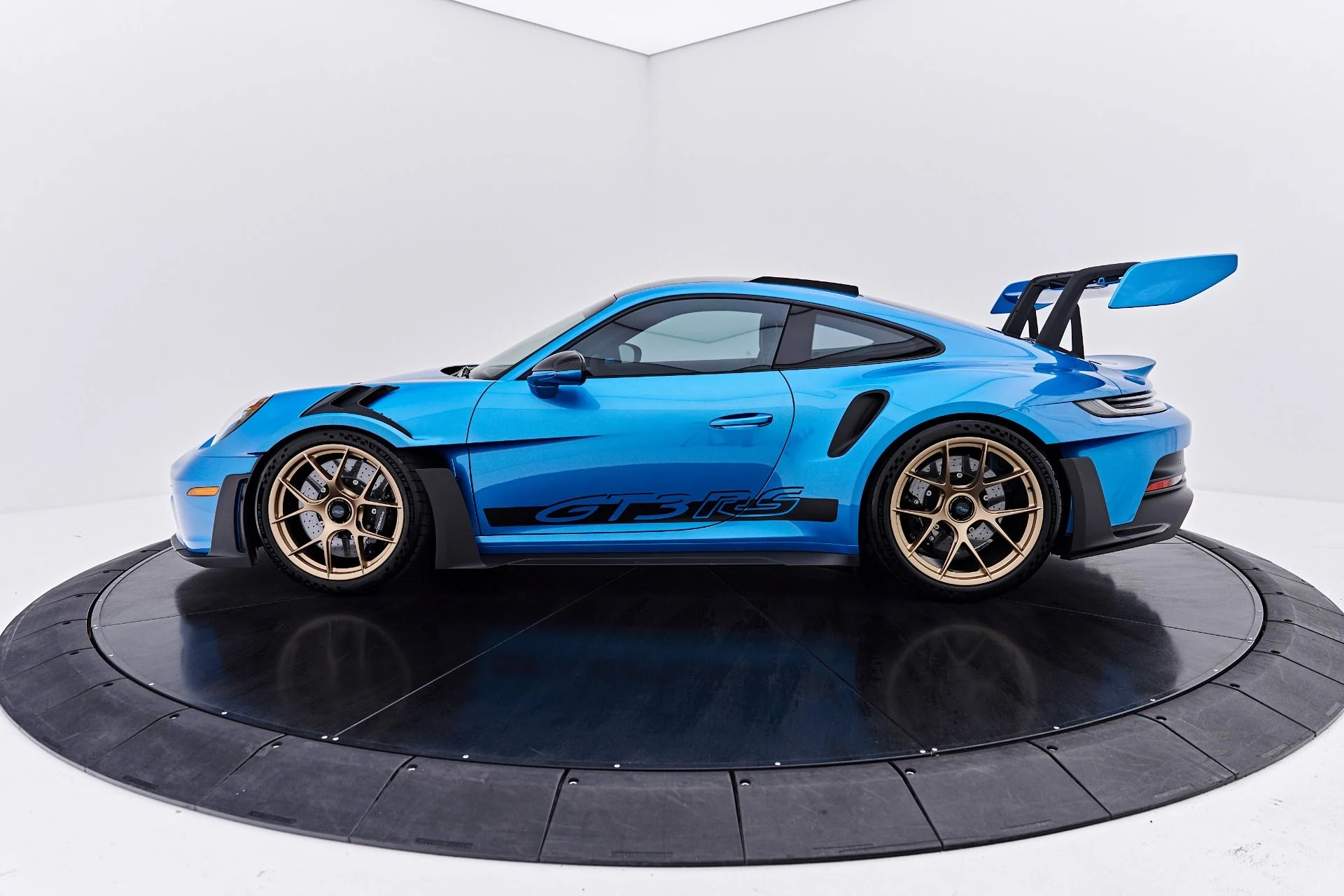 mph009_586781898_Used_2024_Porsche_911_GT_3_RS_1789729389_ff6d0564df