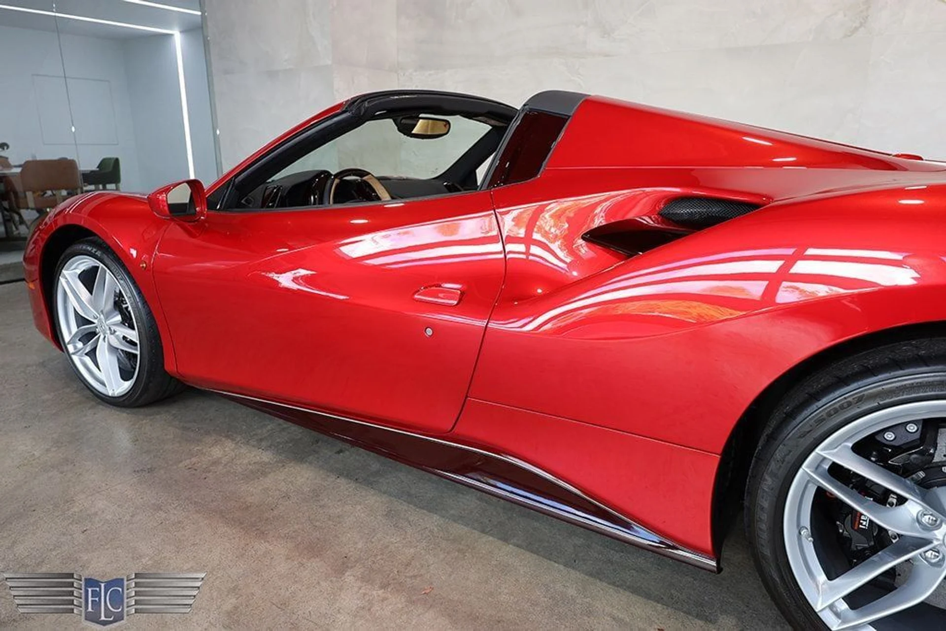 mph009_598386179_used_2019_ferrari_488_spider_convertible_9689_22929028_10_1024_3c62742886