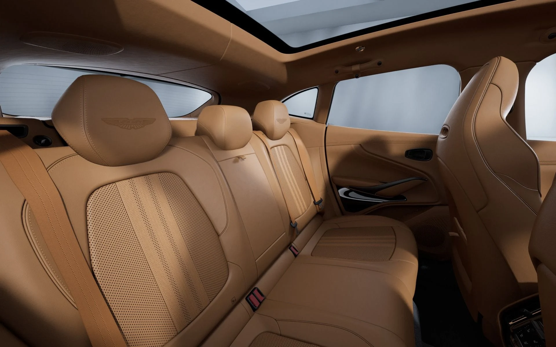 mph009_609671667_New_2026_Aston_Martin_DBX_707_1764708362_51278124fe