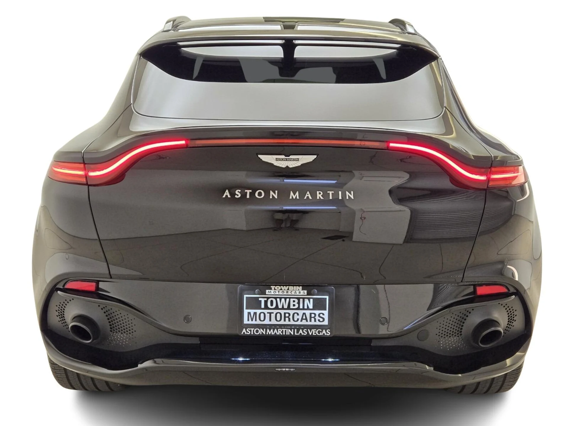 mph009_613349859_Used_2021_Aston_Martin_DBX_1755328510_902a935ce1
