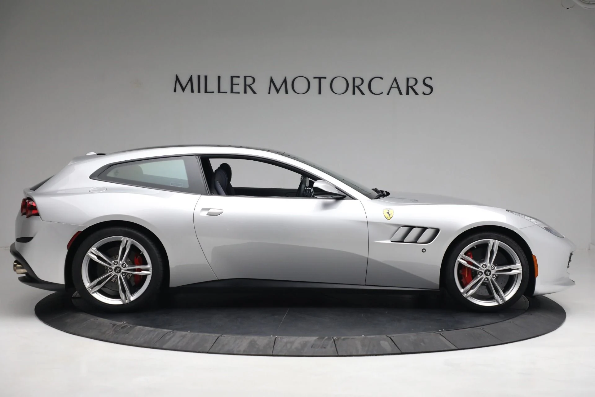 mph009_613916593_Used_2017_Ferrari_GTC_4_Lusso_387f60e6ec