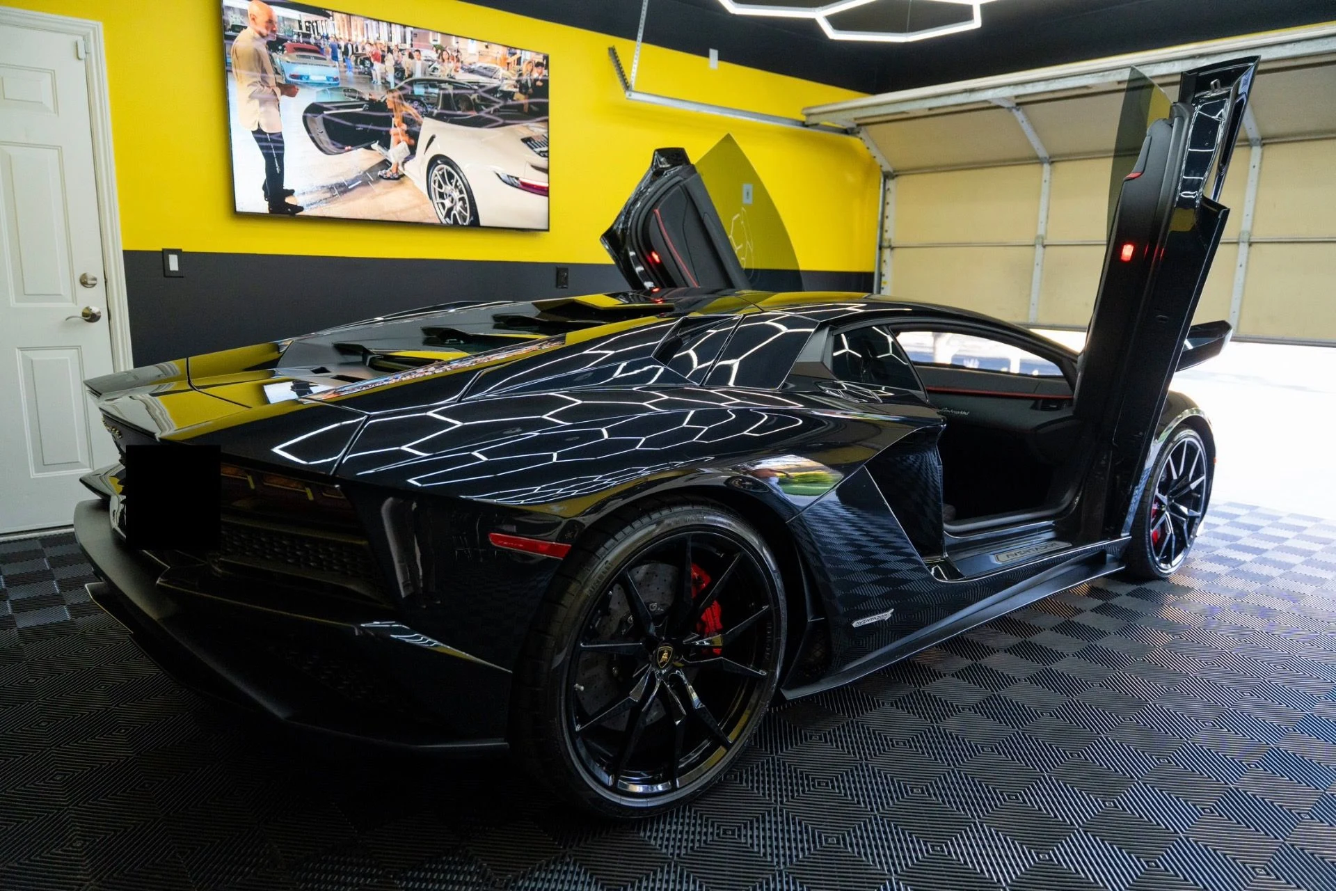 mph009_614166947_Used_2018_Lamborghini_Aventador_LP_740_4_S_1792436167_d3bd0aad8c