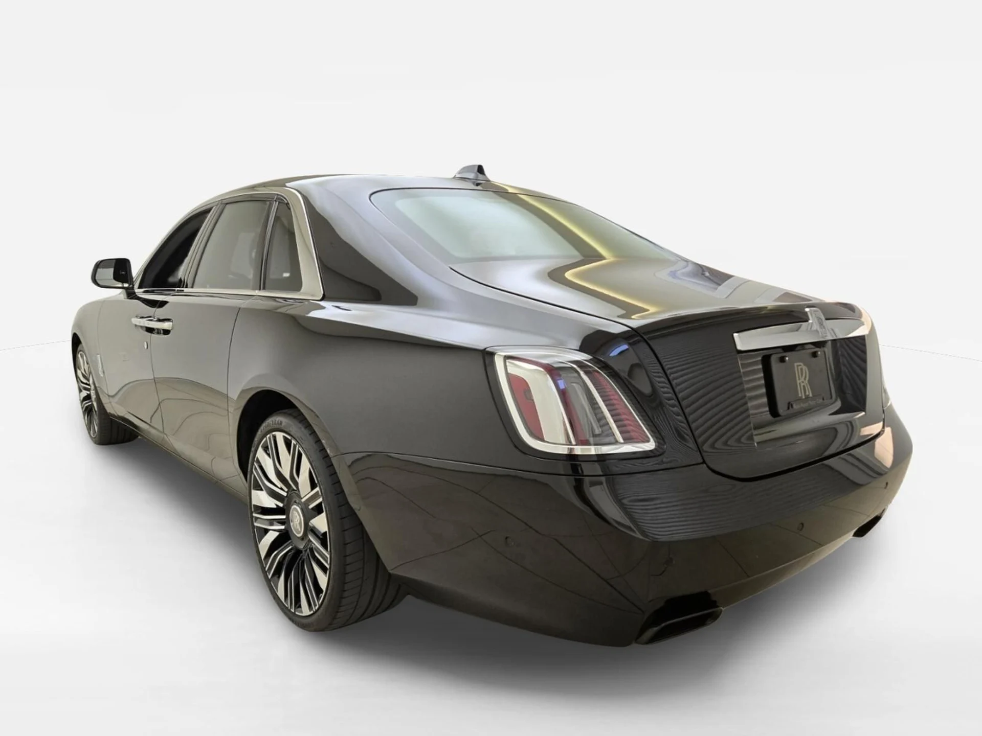 mph009_617999770_Used_2025_Rolls_Royce_Ghost_1777356178_847ad285d3