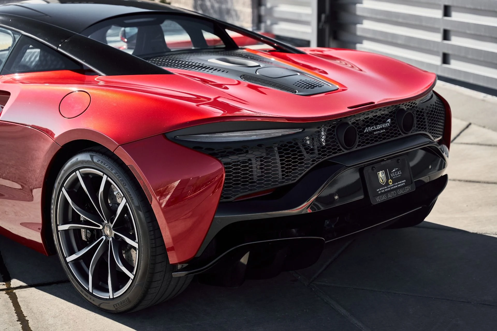 mph009_621471291_Used_2023_Mc_Laren_Artura_1770256409_3c81c44de9