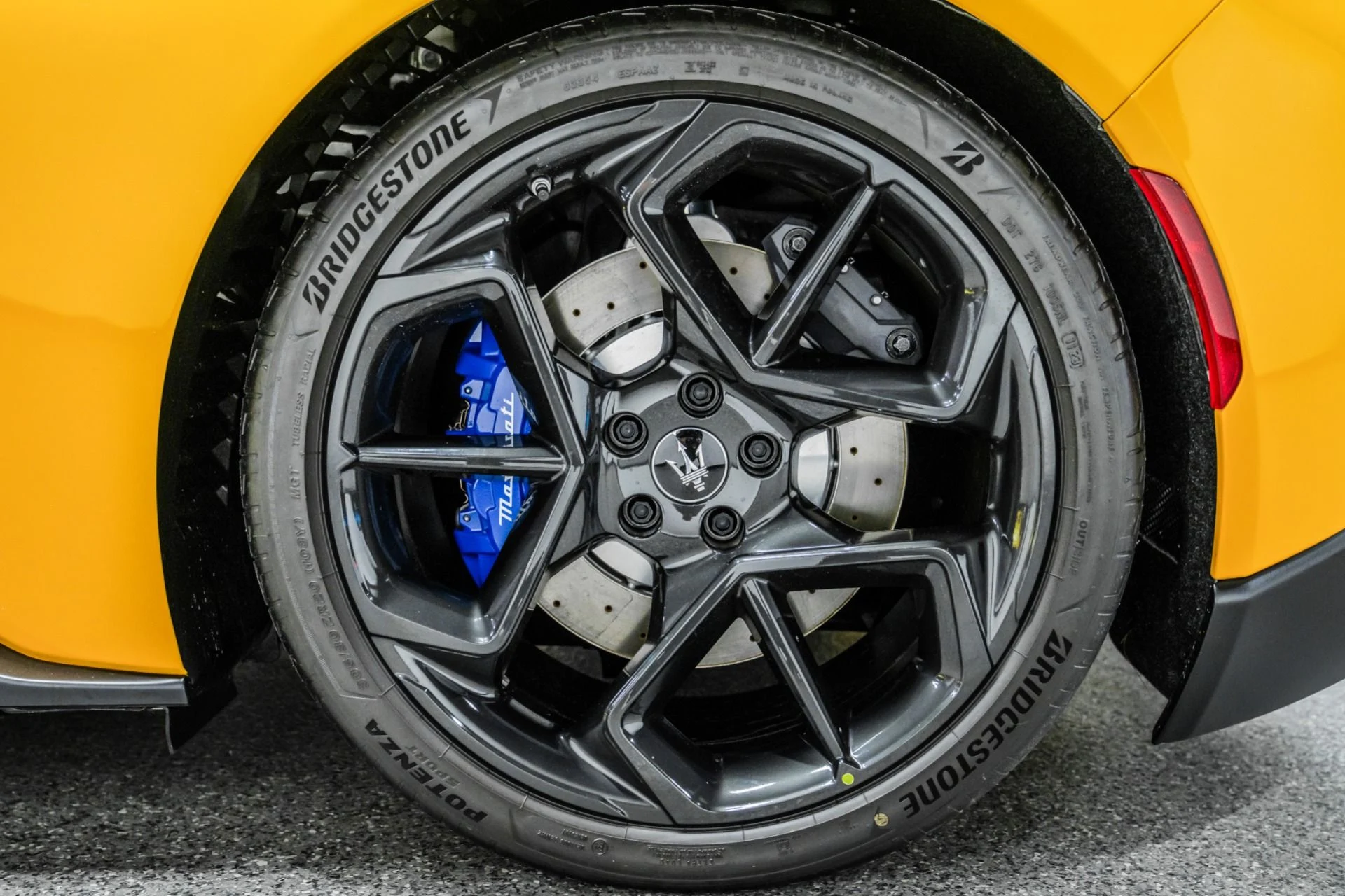 mph009_626491142_Used_2023_Maserati_MC_20_Cielo_193_Miles_Fuoriserie_Color_Interior_Carbon_Fiber_Package_1770052750_a909c2c0d0