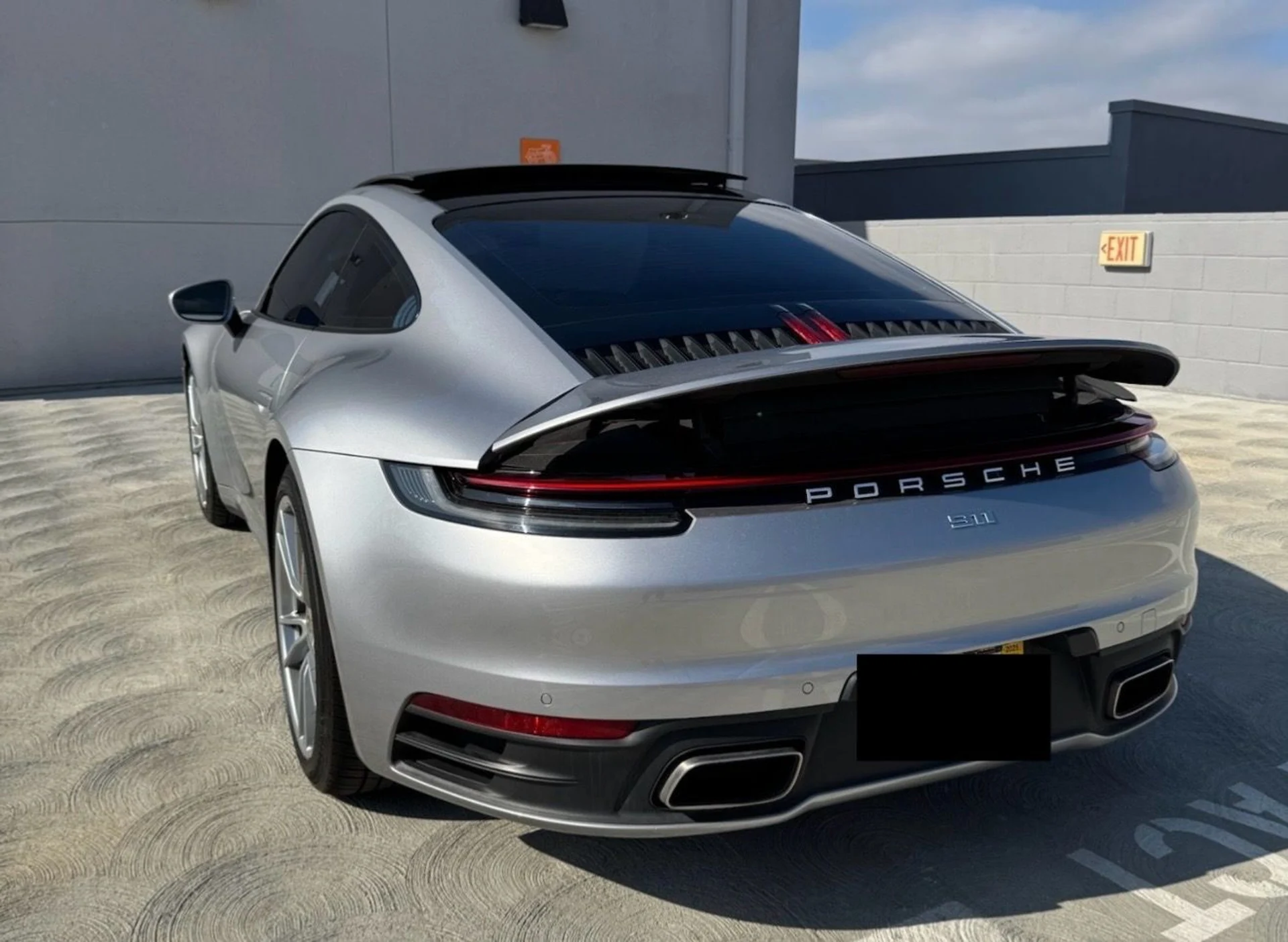 mph009_629390060_Used_2020_Porsche_911_Carrera_1756417363_2aa8ef23cc