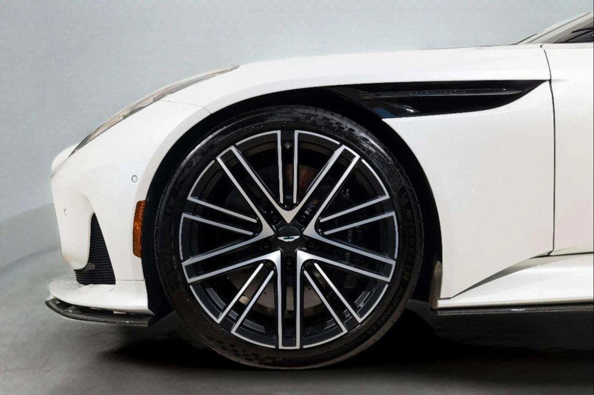 mph009_630066478_Tb_Y_Za5_Mb8_O_Kg58_T_Cr_9q_Tv_T_Ttl_M_f342496248