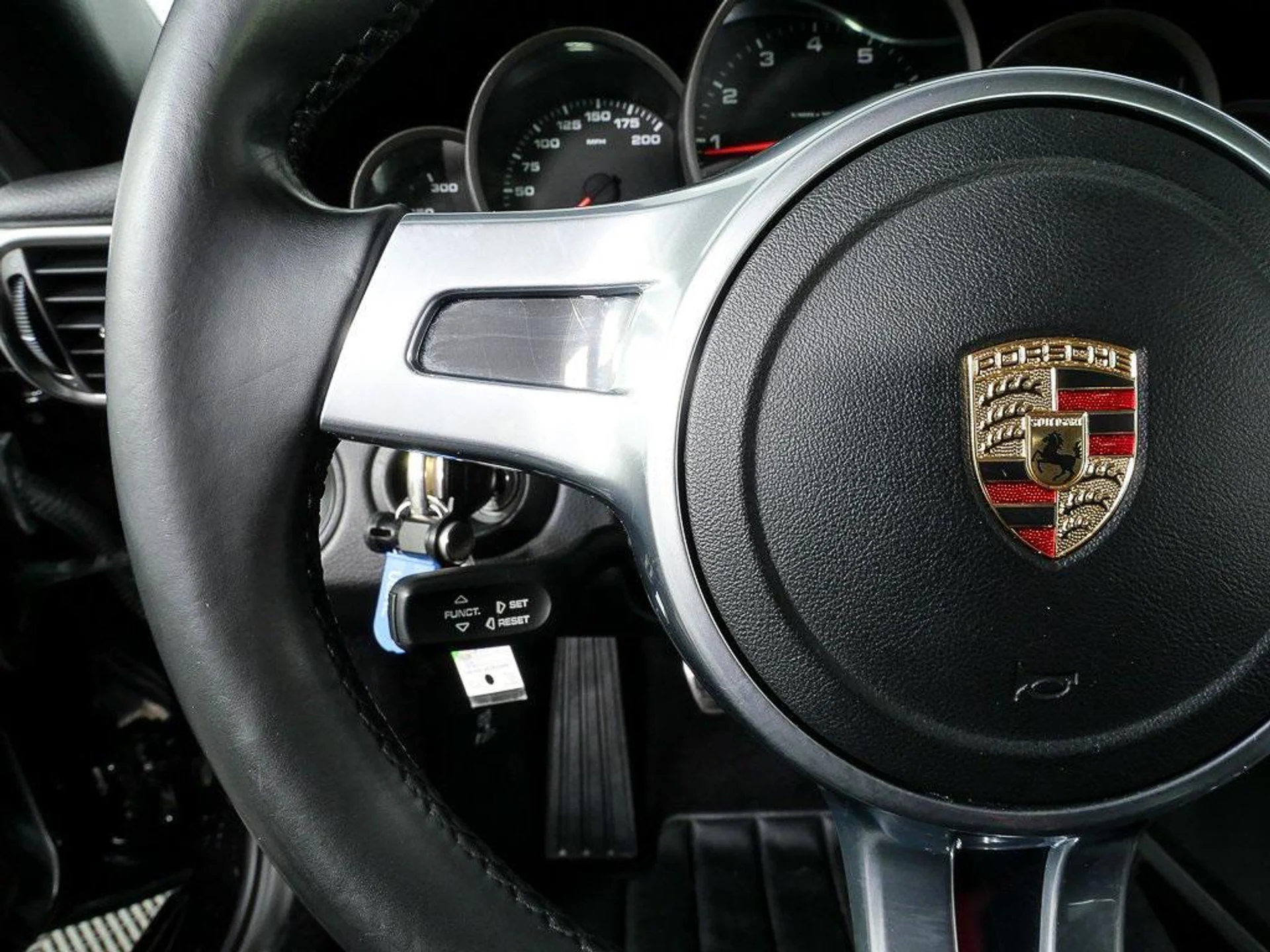 mph009_632733851_su_S_Et_DKAUT_3h1sx_B_Co_O8_Ei_Jj_R_k_7afe33f599