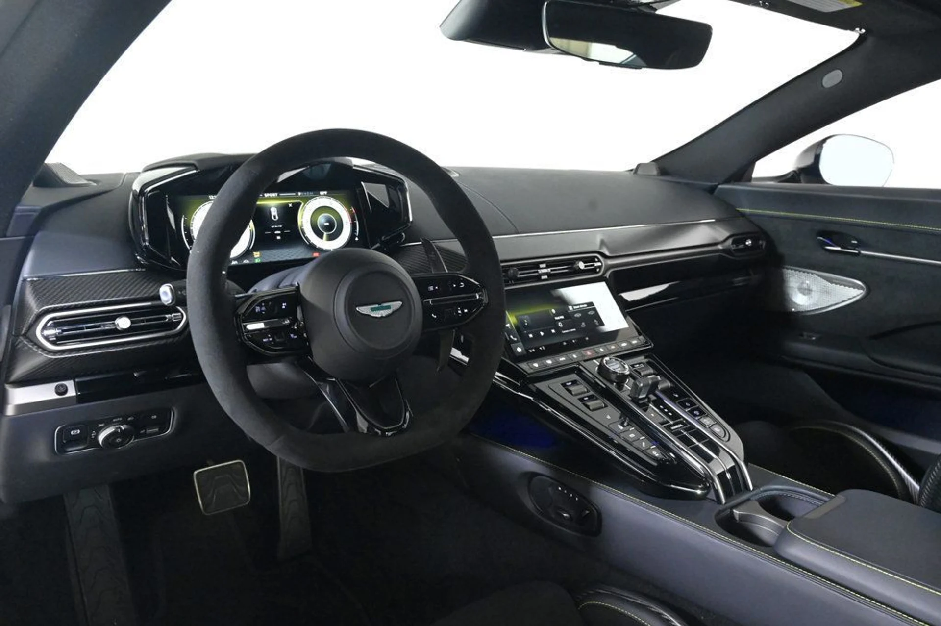 mph009_637525555_new_2026_aston_martin_vantage_scoupe_11350_22957420_9_1024_b7d37a4697