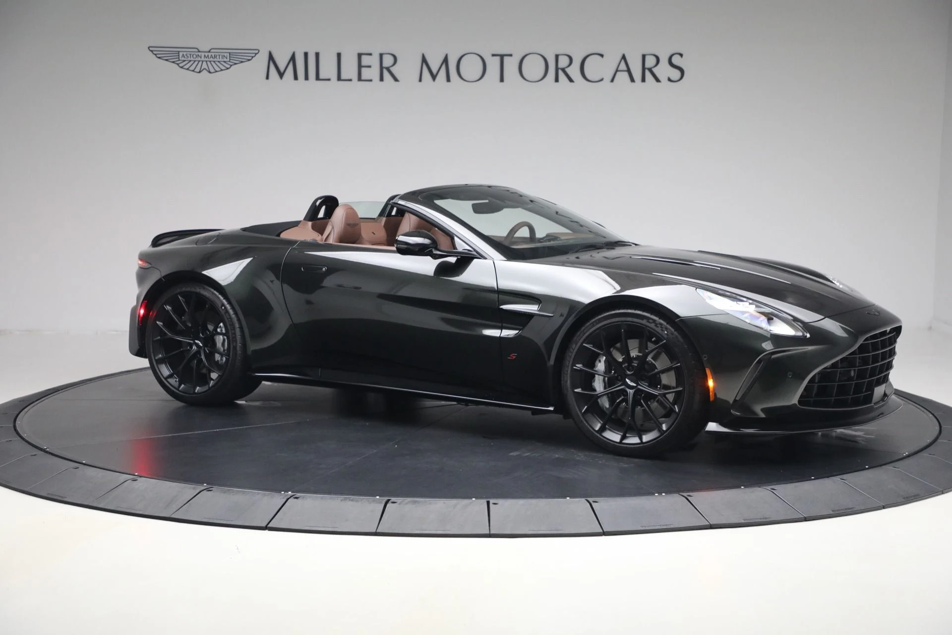 mph009_643338291_New_2026_Aston_Martin_Vantage_S_Roadster_1787329518_bea00314b1