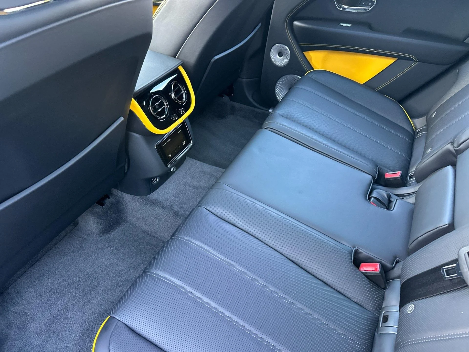 mph009_645787048_New_2025_Bentley_Bentayga_S_Black_Edition_1771602886_6202c60d81