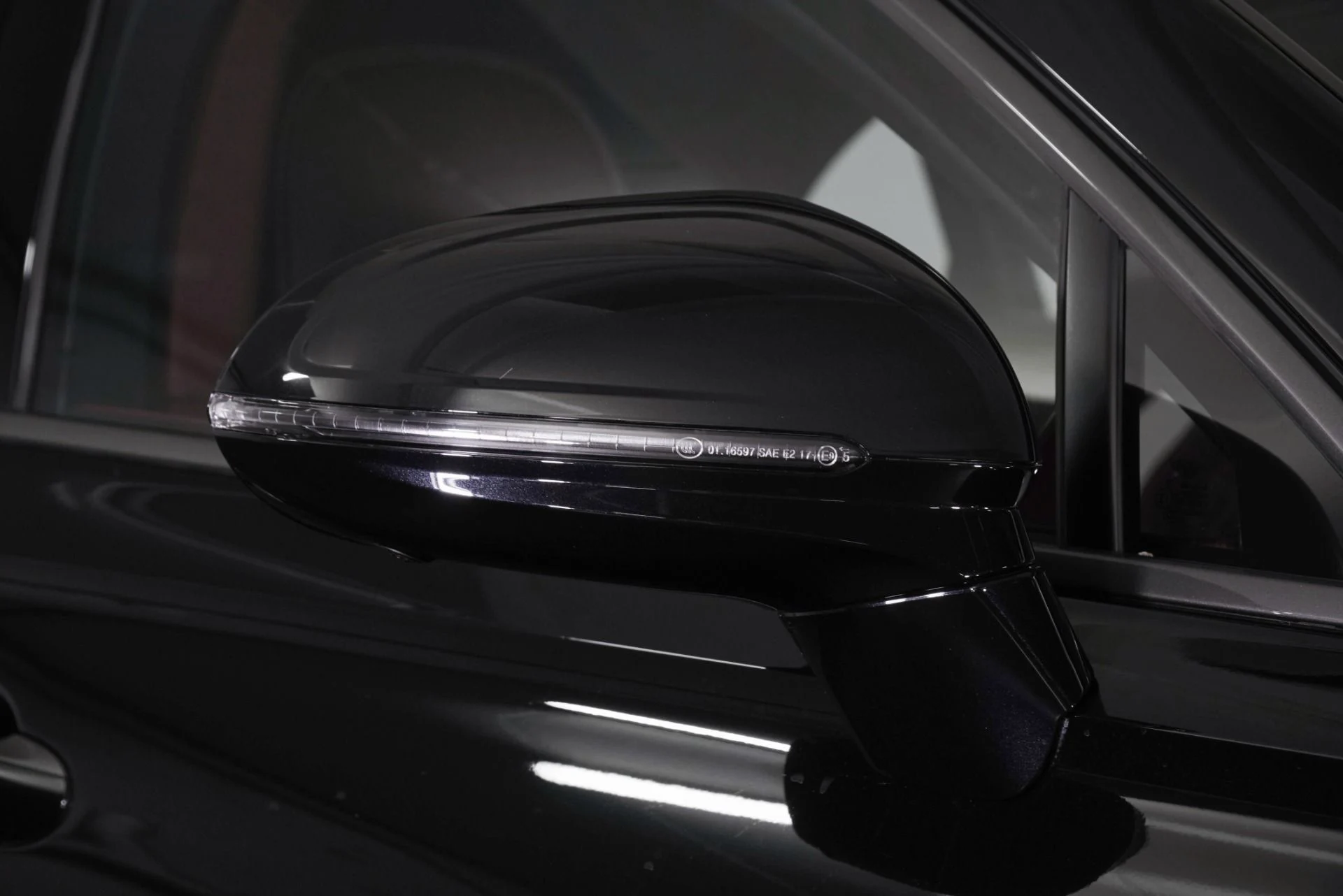 mph009_650699840_Used_2024_Bentley_Flying_Spur_Speed_1785767297_26cc598c4b