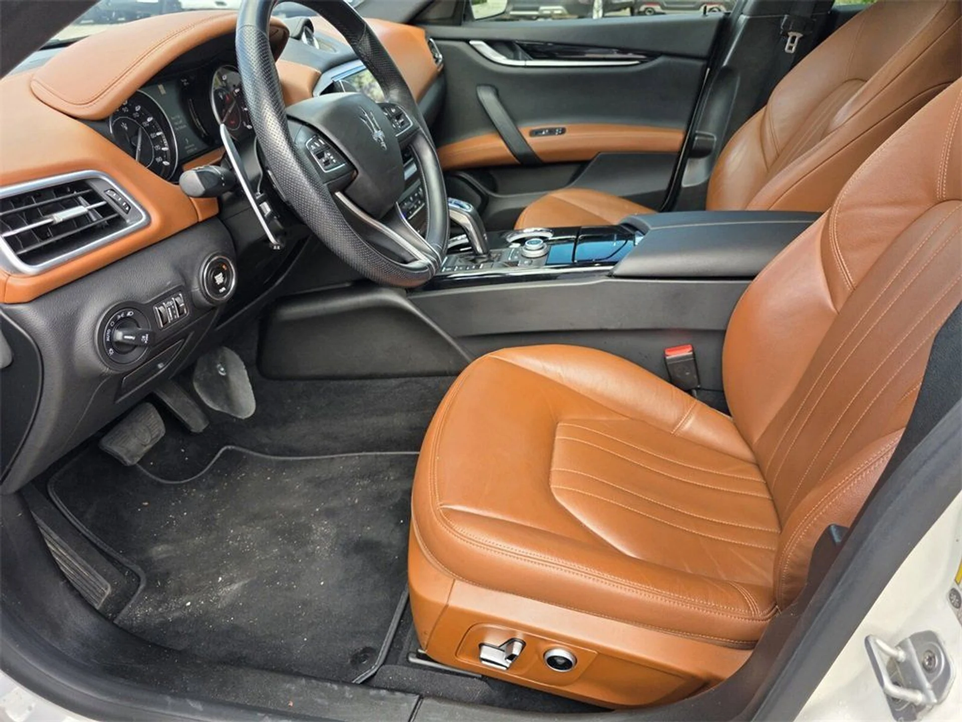 mph009_654011874_8e5710cbca8148119e65de200f7f9a03_ad8767923d