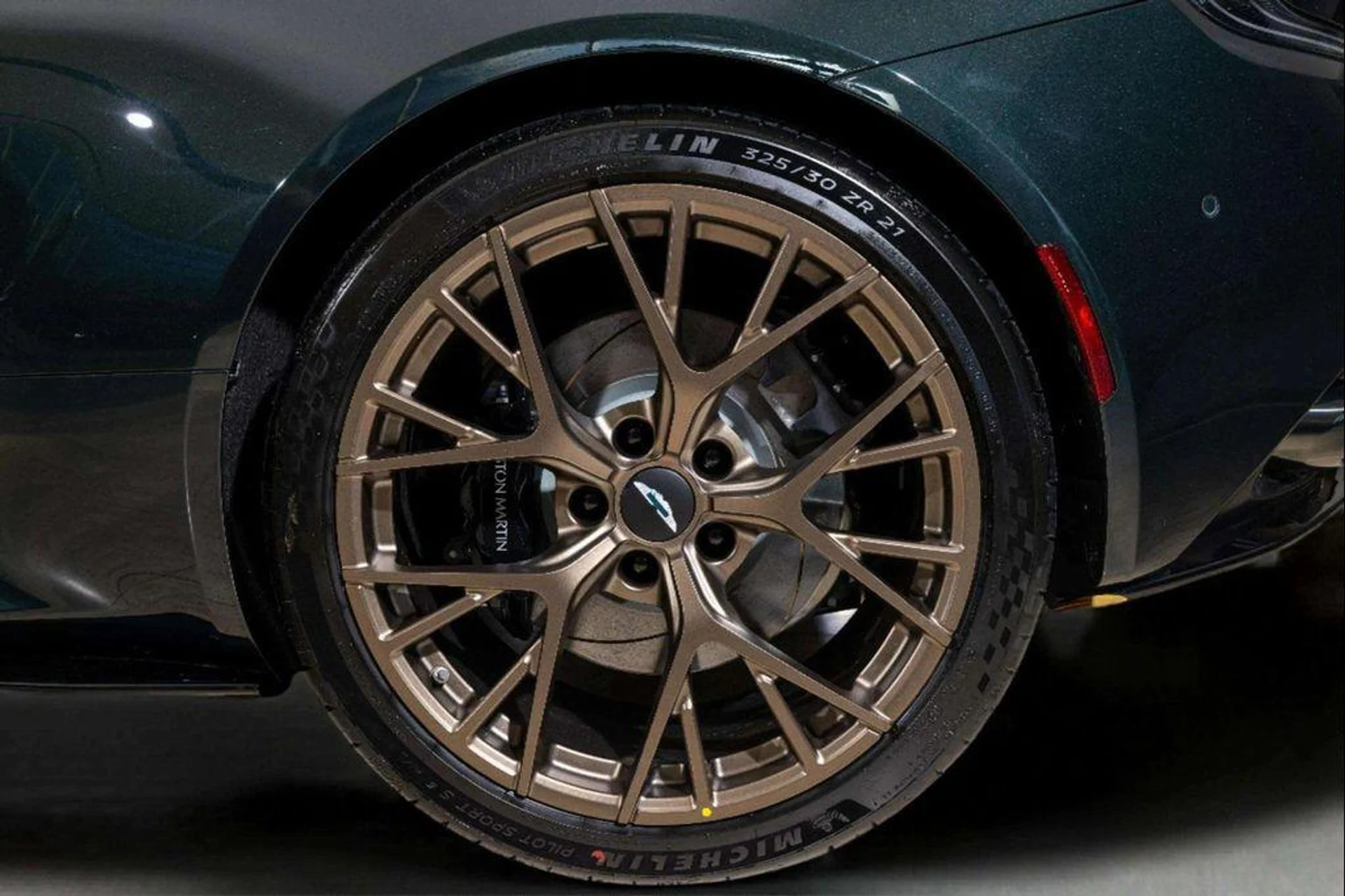 mph009_654177164_VM_0s37_Yv2k_O_Mf_Up0v_O_Yj_CC_3_FSO_8_0c5fc65420