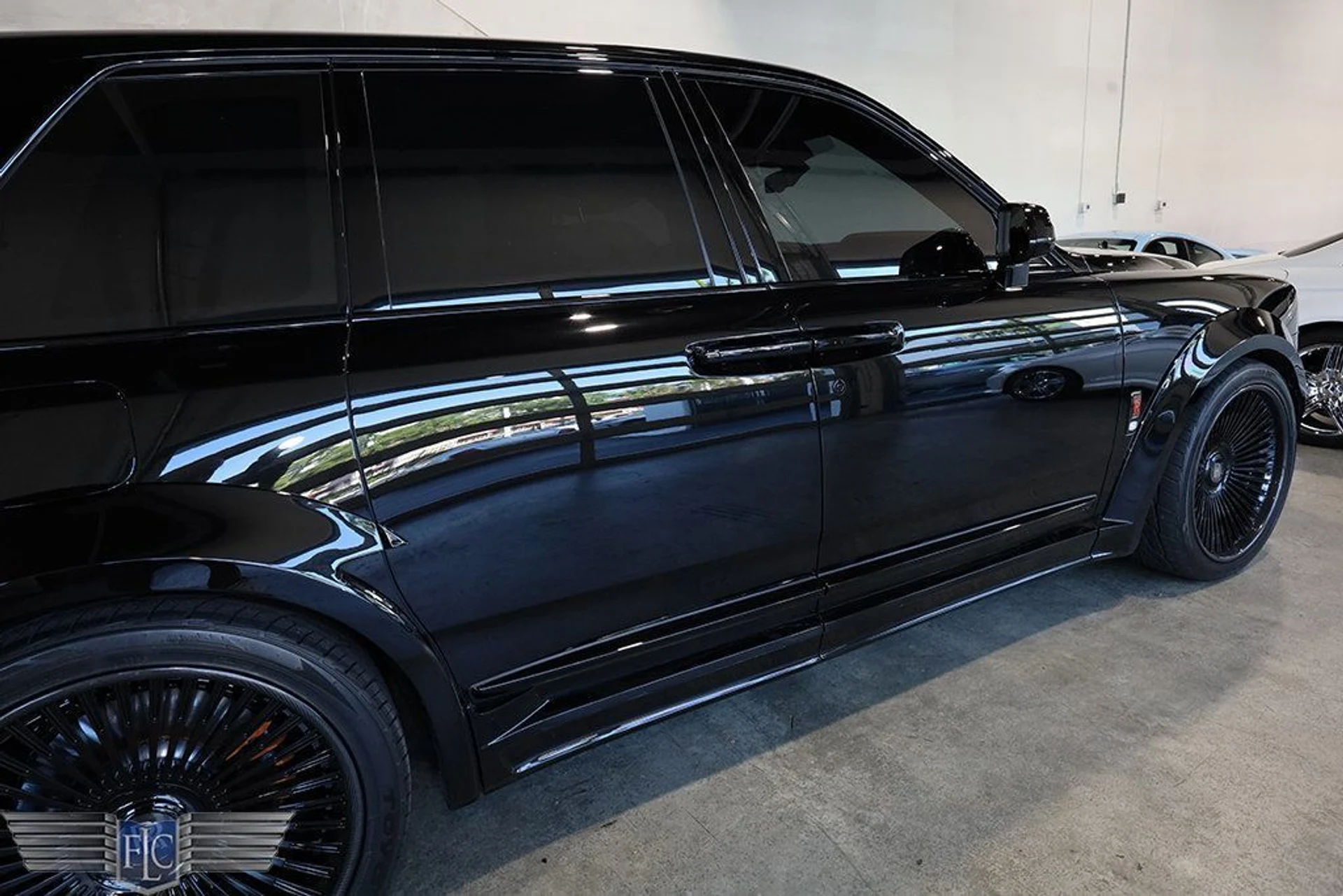 mph009_686532995_used_2023_rolls_royce_cullinan_blackbadgesportutility_9689_23001935_10_1024_421b023d59