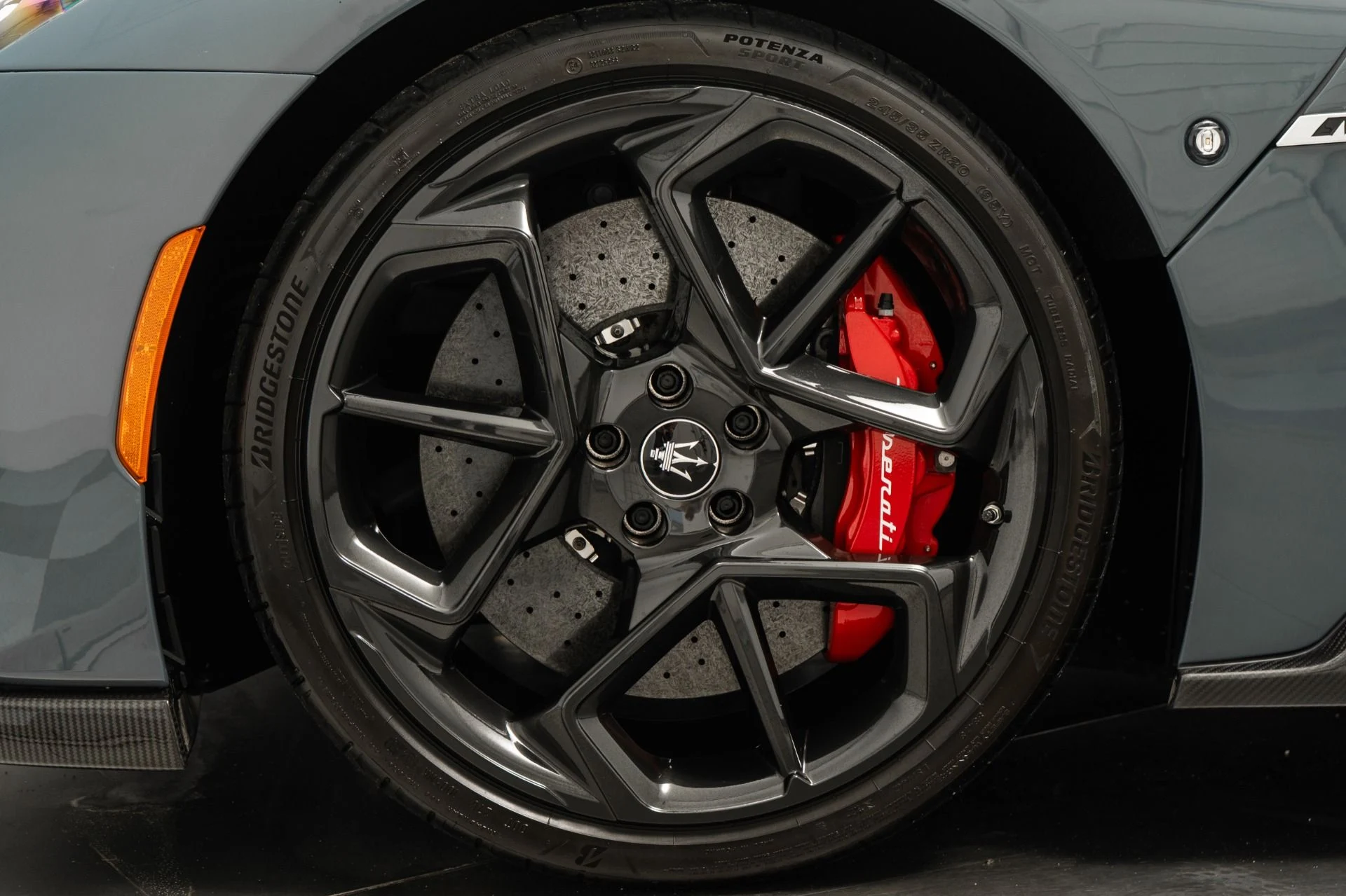 mph009_690651_Used_2023_Maserati_MC_20_Cielo_1755620667_54e2defeac