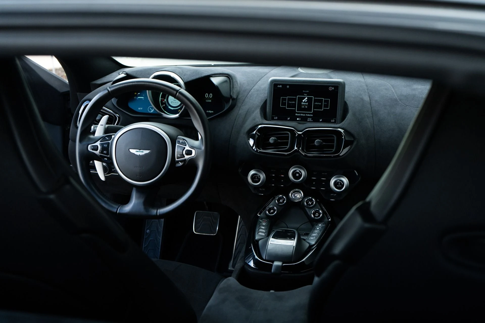 mph009_691313143_Used_2020_Aston_Martin_Vantage_1781738280_1247bbbea6