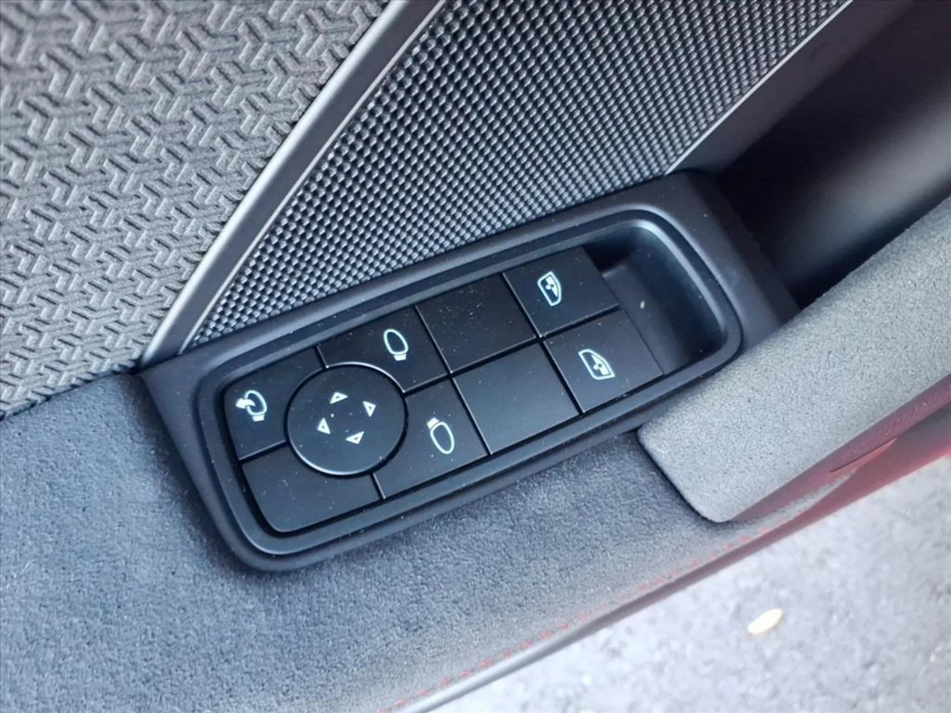 mph009_702191610_c09ca8fad018bc062b6be1e1323850b3_0ec40a45fe