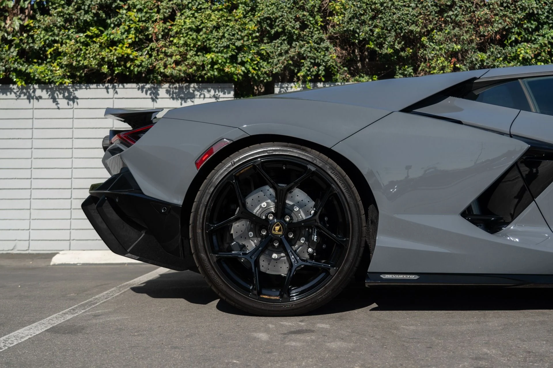 mph009_703021310_Used_2024_Lamborghini_Revuelto_1755720584_8eed293185