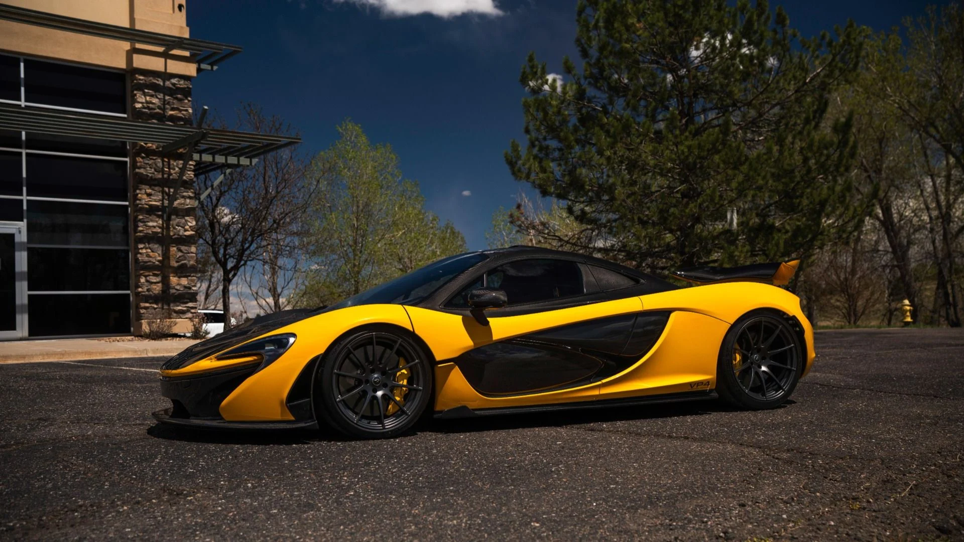 mph009_708512121_Used_2013_Mc_Laren_P1_Coupe_1779235078_76d022b964