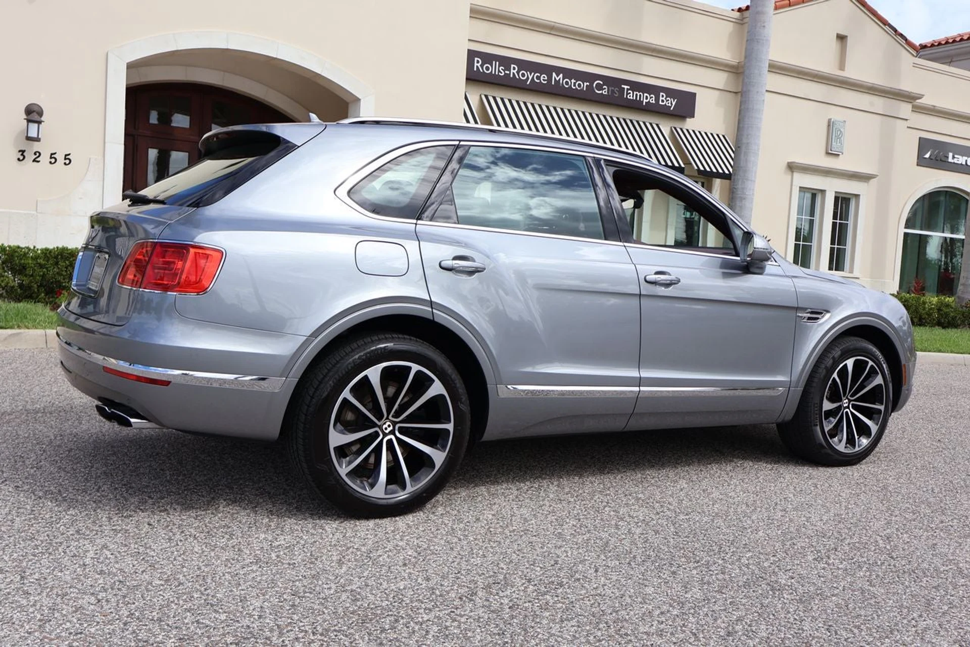 mph009_711078225_10_2db52907ad