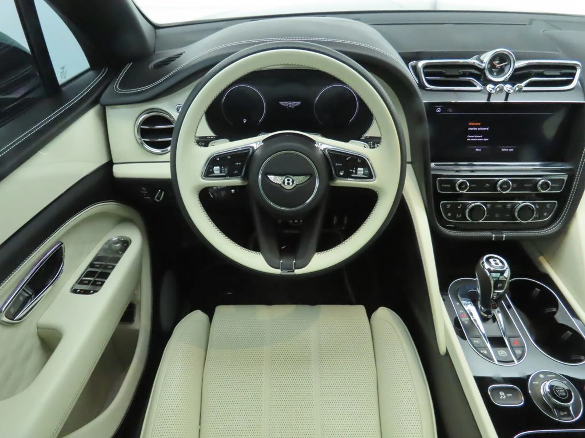 mph009_712078037_used_2023_bentley_bentayga_ewb_8119_22900823_10_1024_19368334ae
