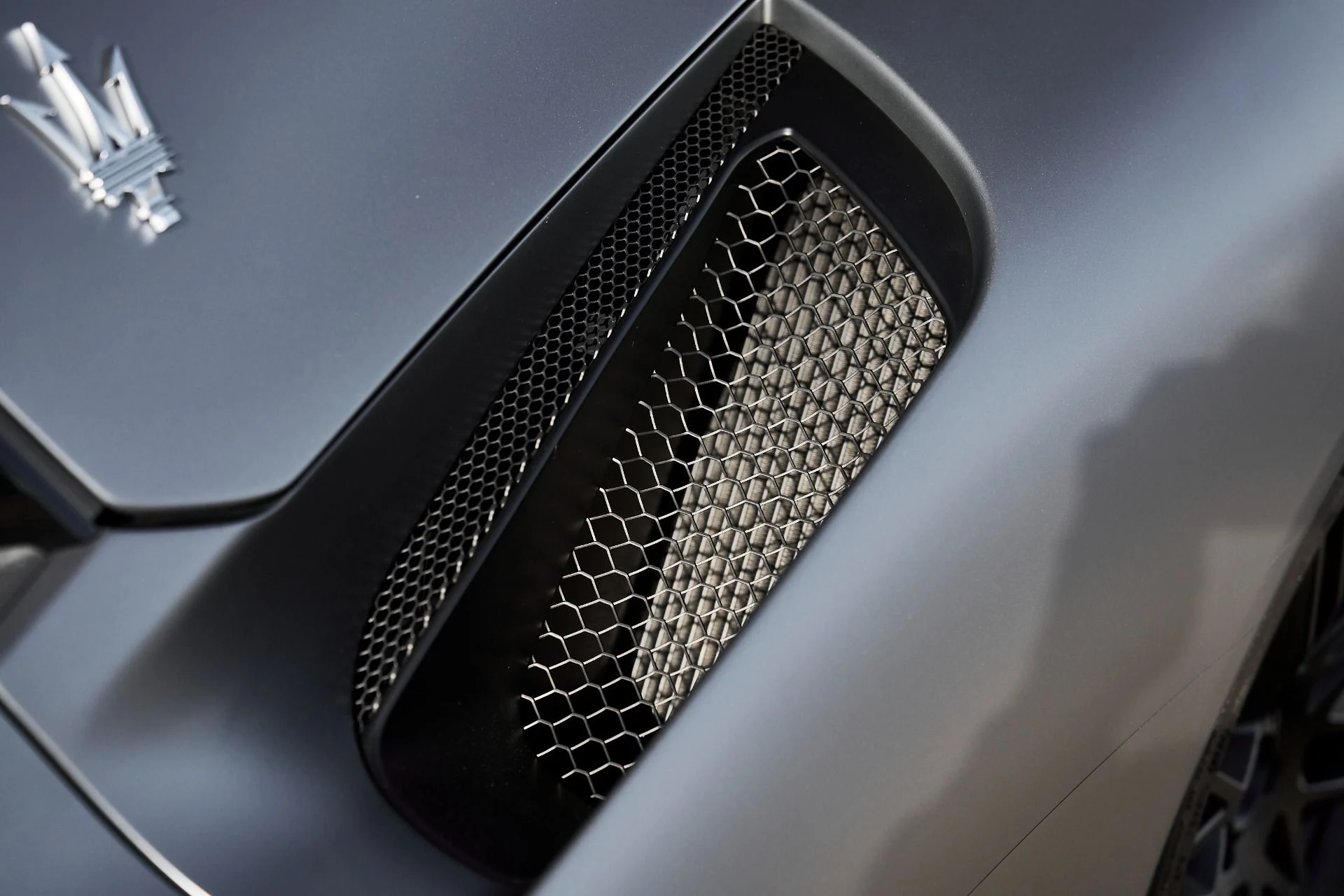 mph009_712813665_Used_2023_Maserati_MC_20_Cielo_1761946856_44dd01ef02