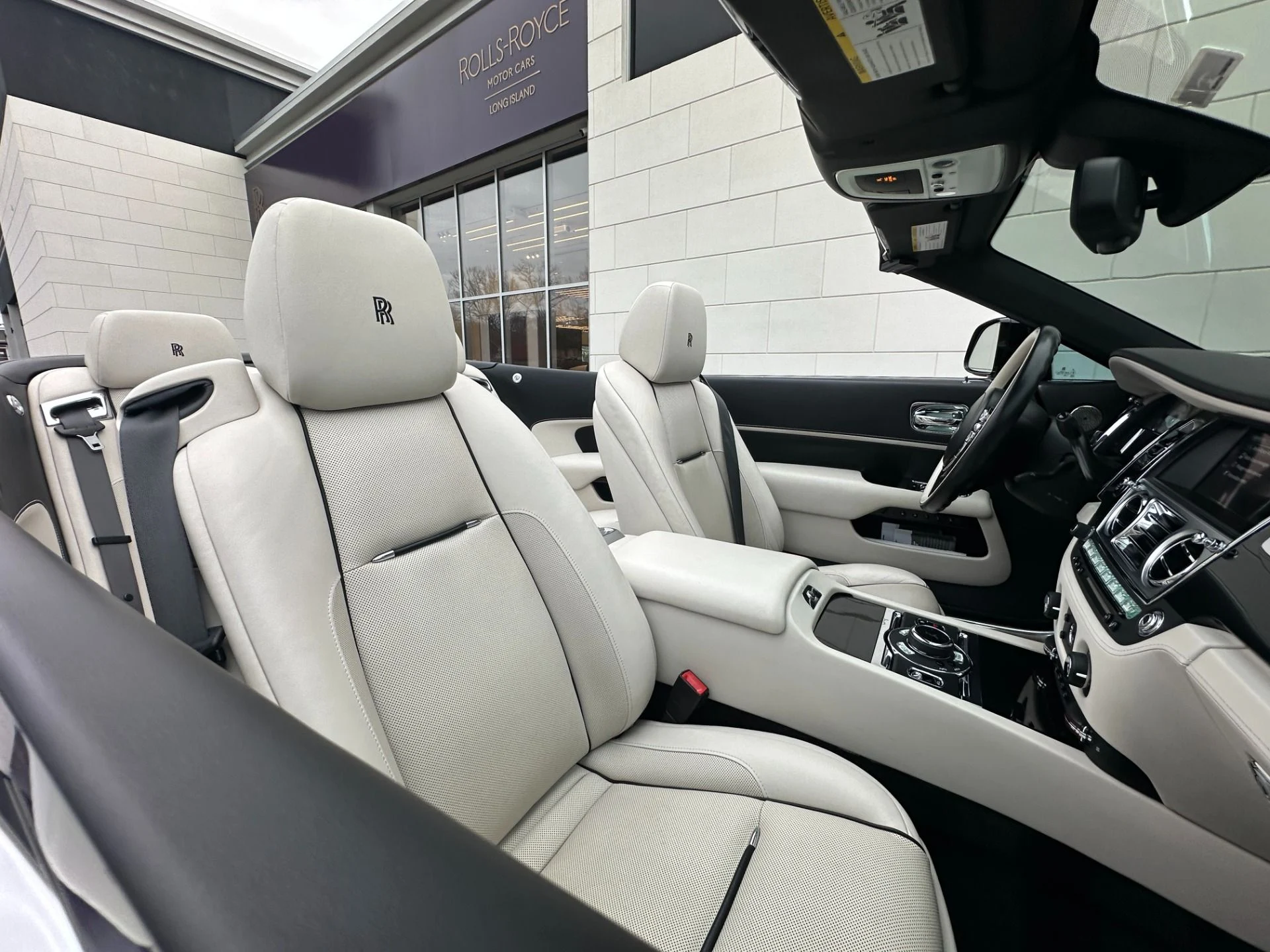 mph009_716228298_Used_2018_Rolls_Royce_Dawn_1773697544_c59b495adb