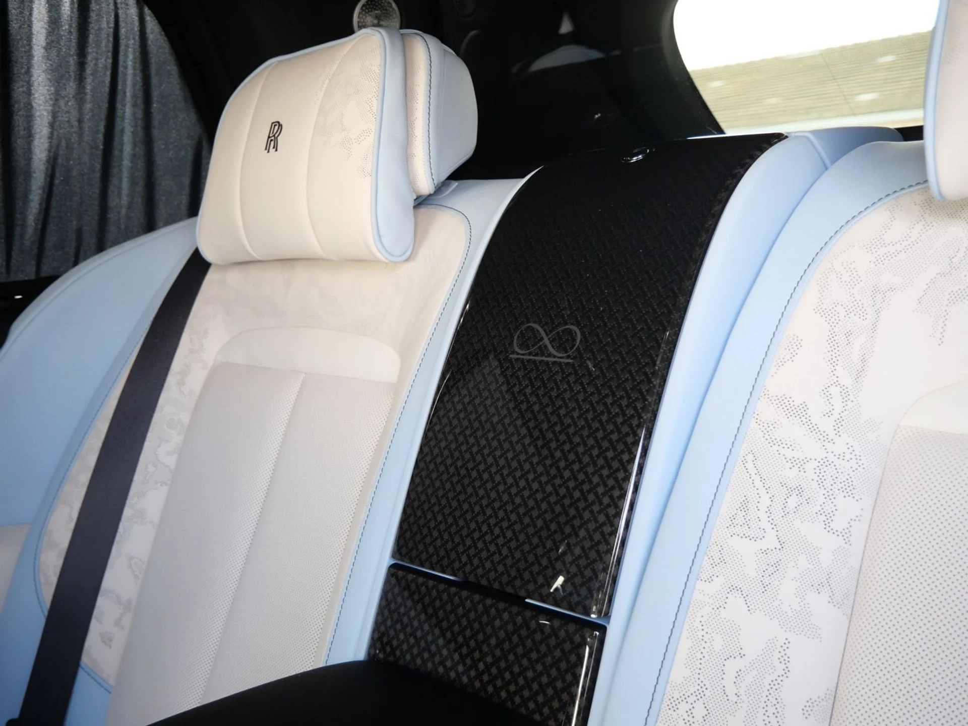 mph009_716273522_c9206a927d14d9534fced4a91c1b4324x_f3762b8ed3