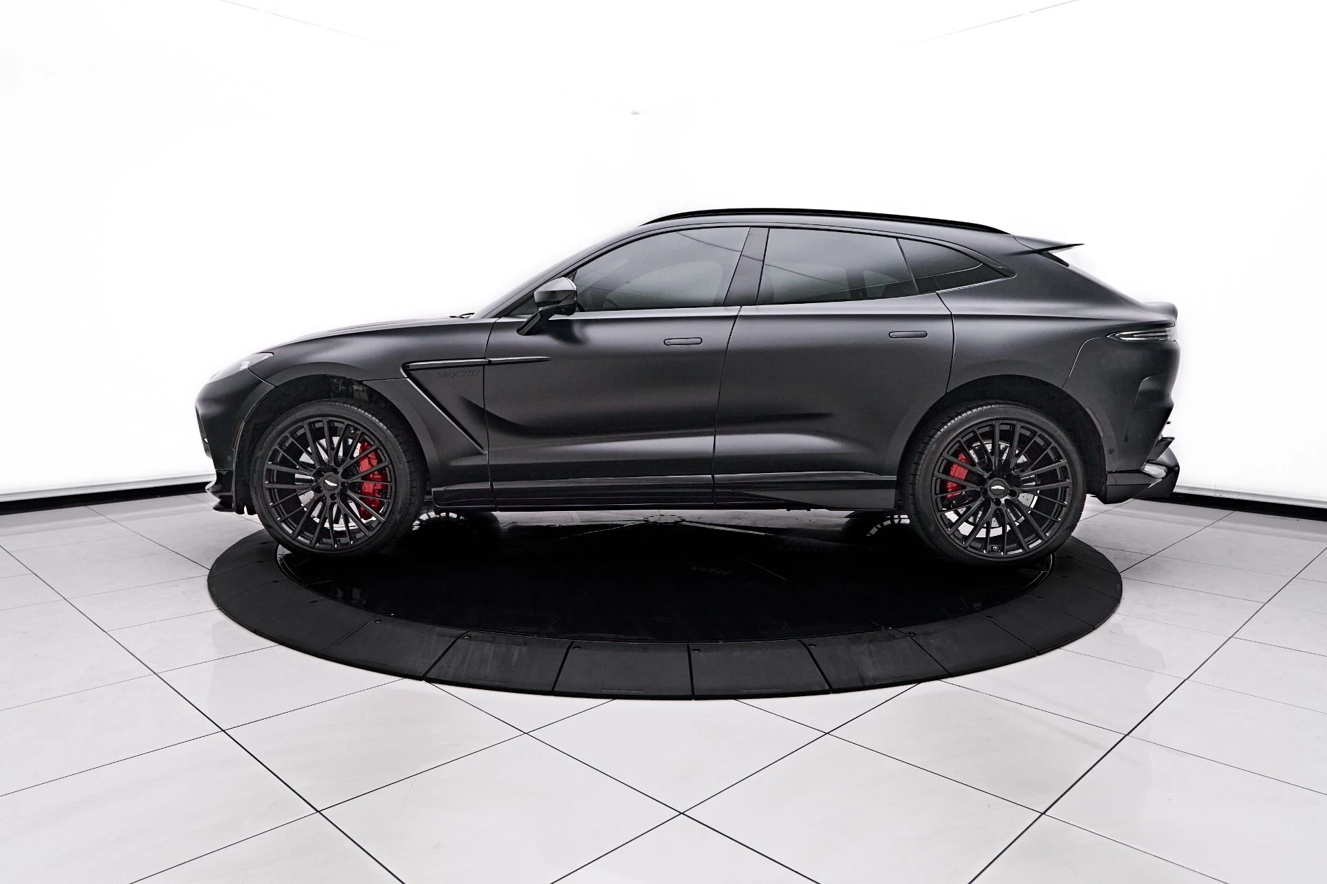 mph009_72273845_Used_2023_Aston_Martin_DBX_707_1754786768_f54f7f04c1