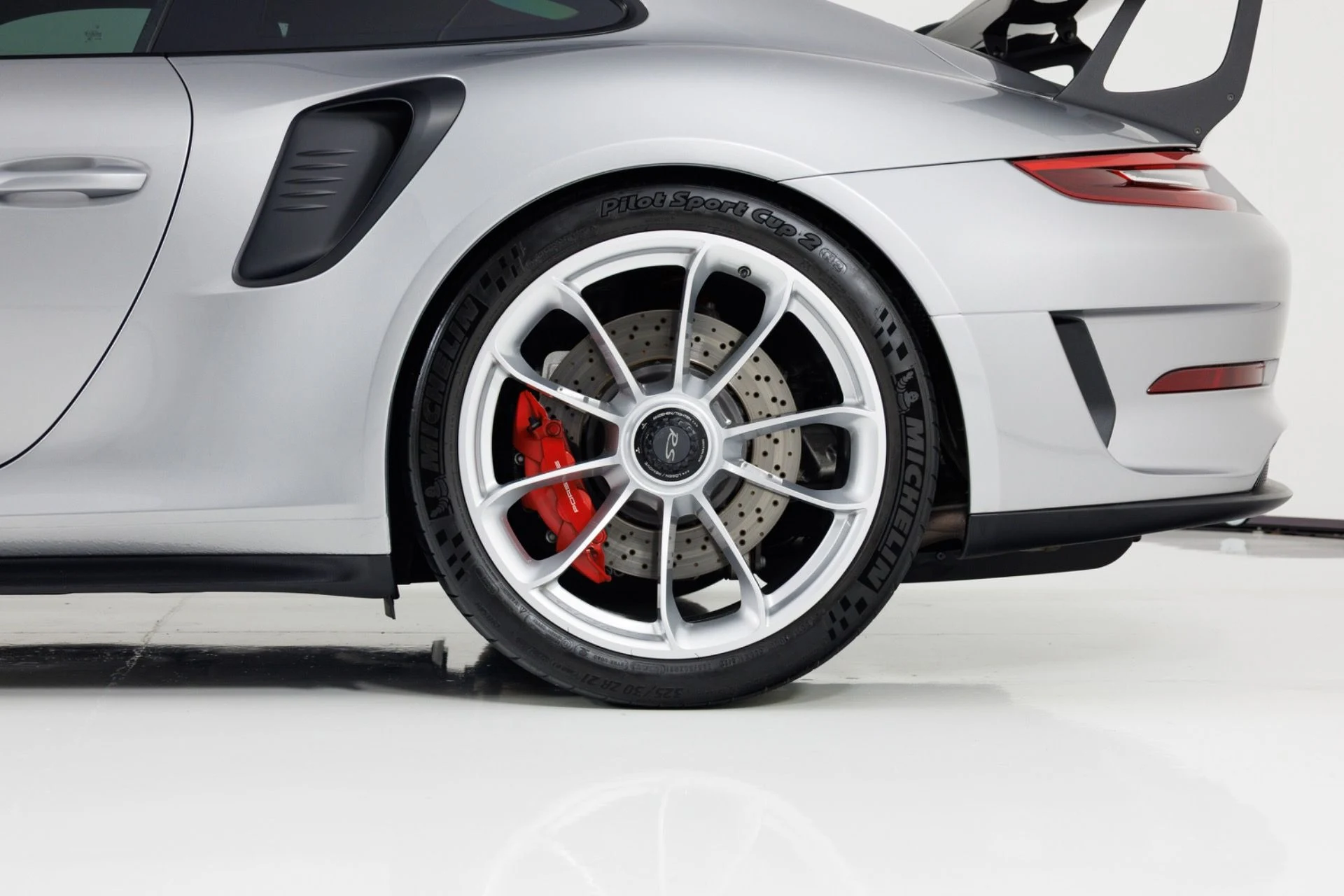 mph009_728325608_Used_2019_Porsche_911_GT_3_RS_1778792364_729b657a0d