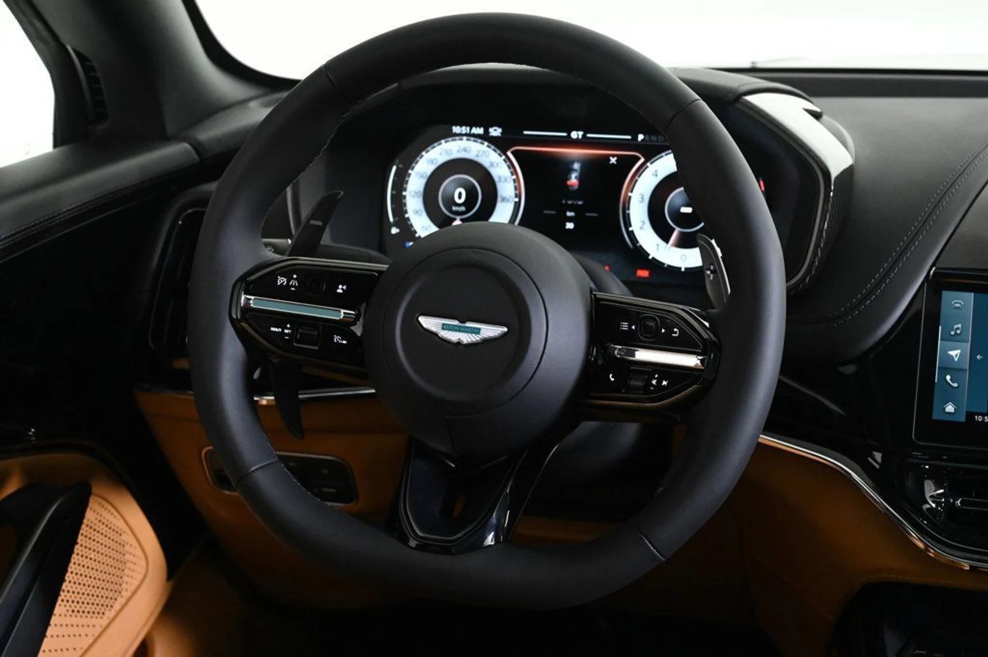 mph009_731086258_new_2025_aston_martin_dbx_707awd_11350_22933621_9_1024_888c626eab